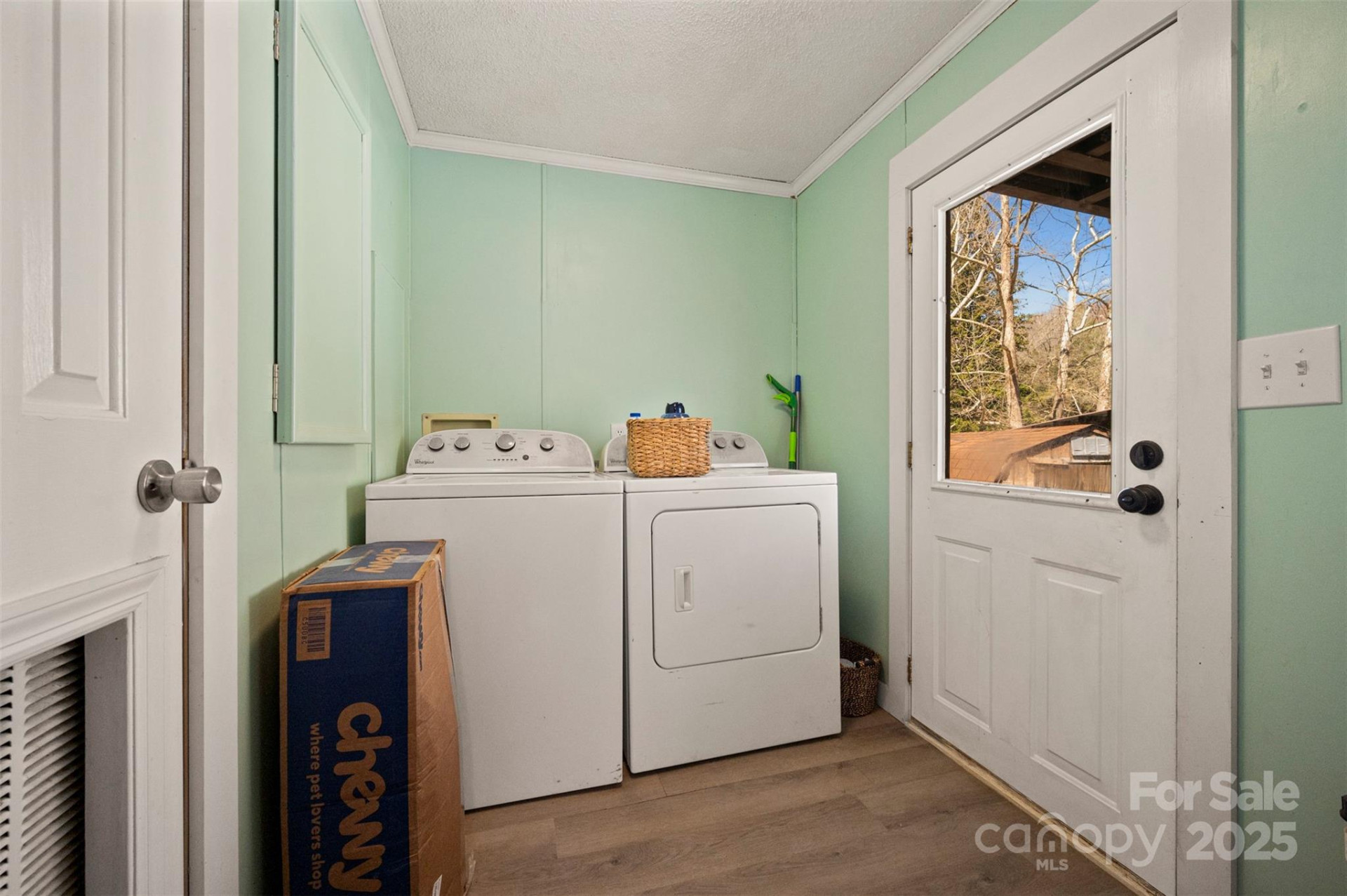 121 Julian Way - Photo 11