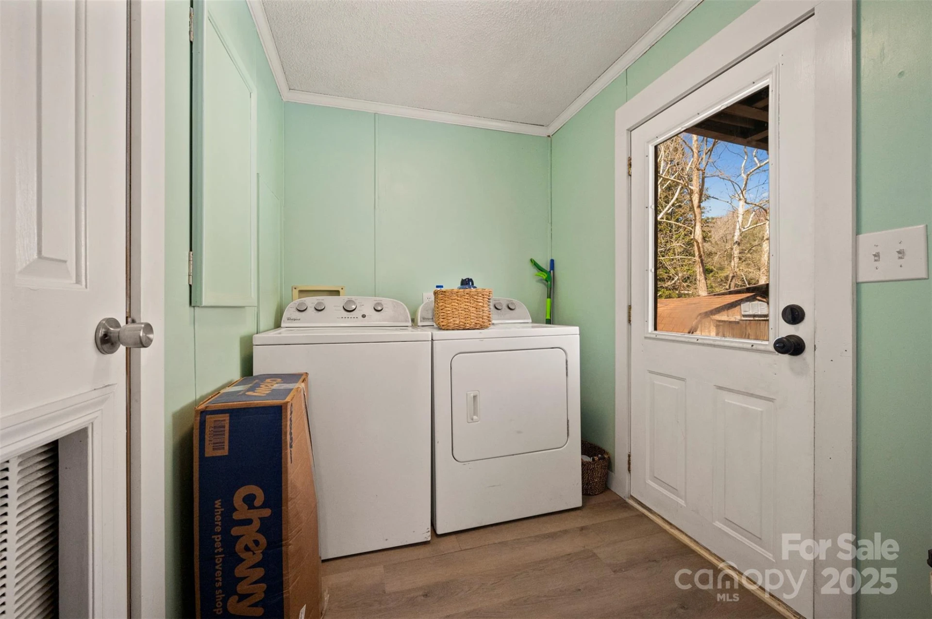 121 Julian Way - Photo 11