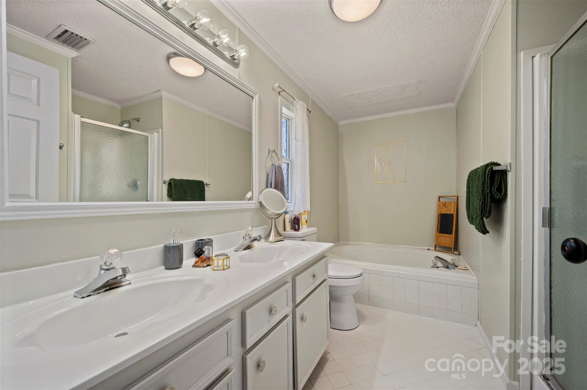 121 Julian Way - Photo 16