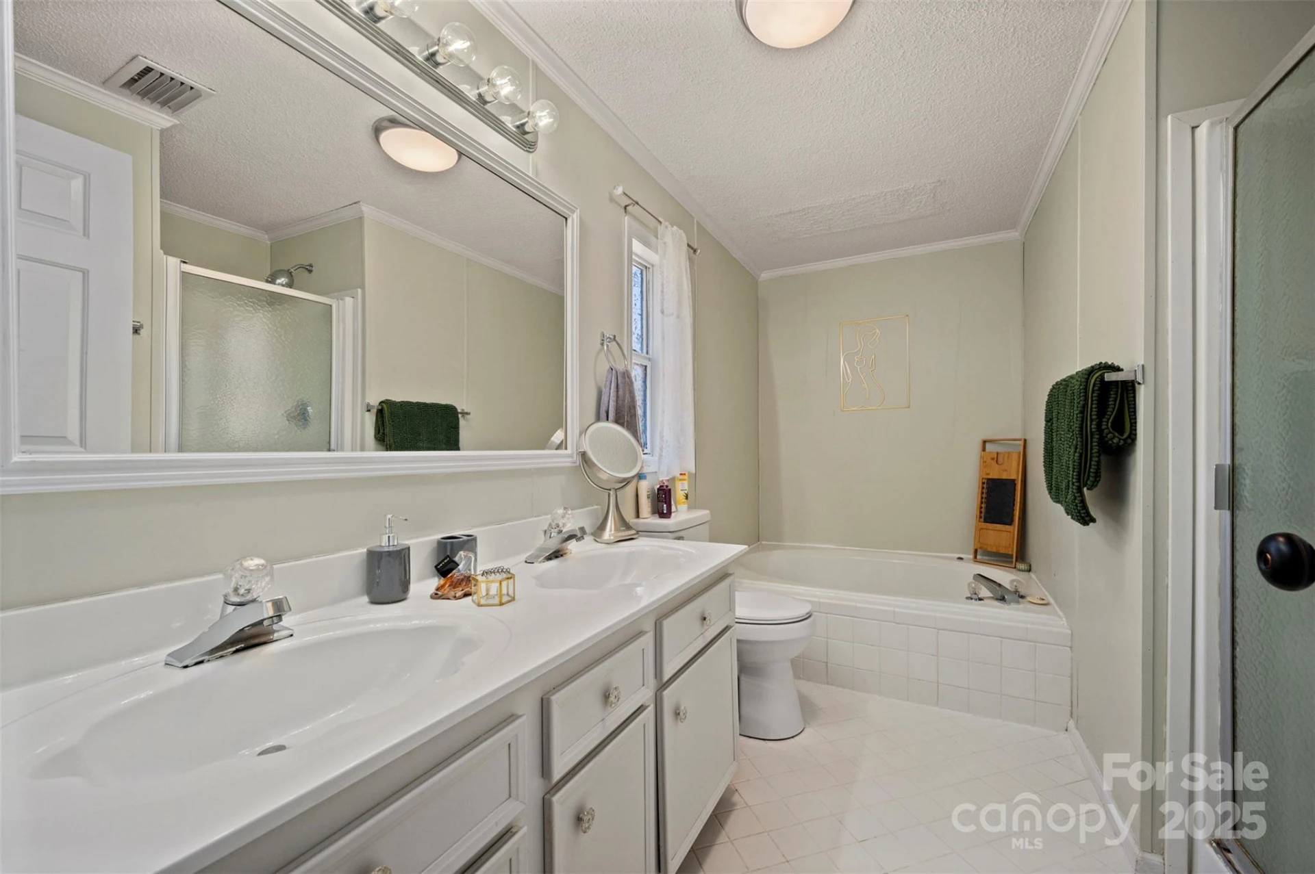 121 Julian Way - Photo 16
