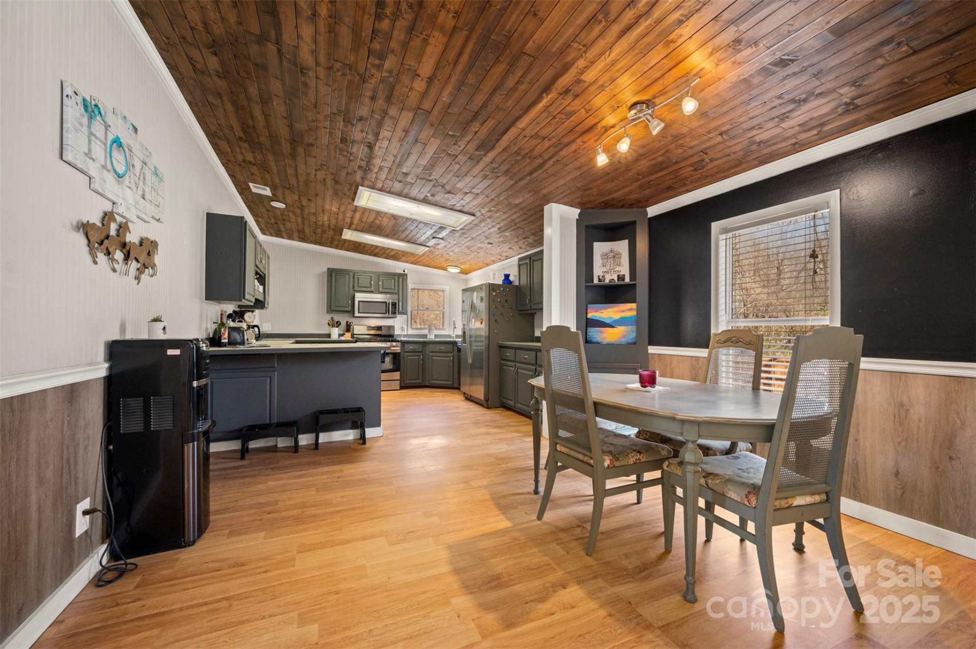 121 Julian Way - Photo 8