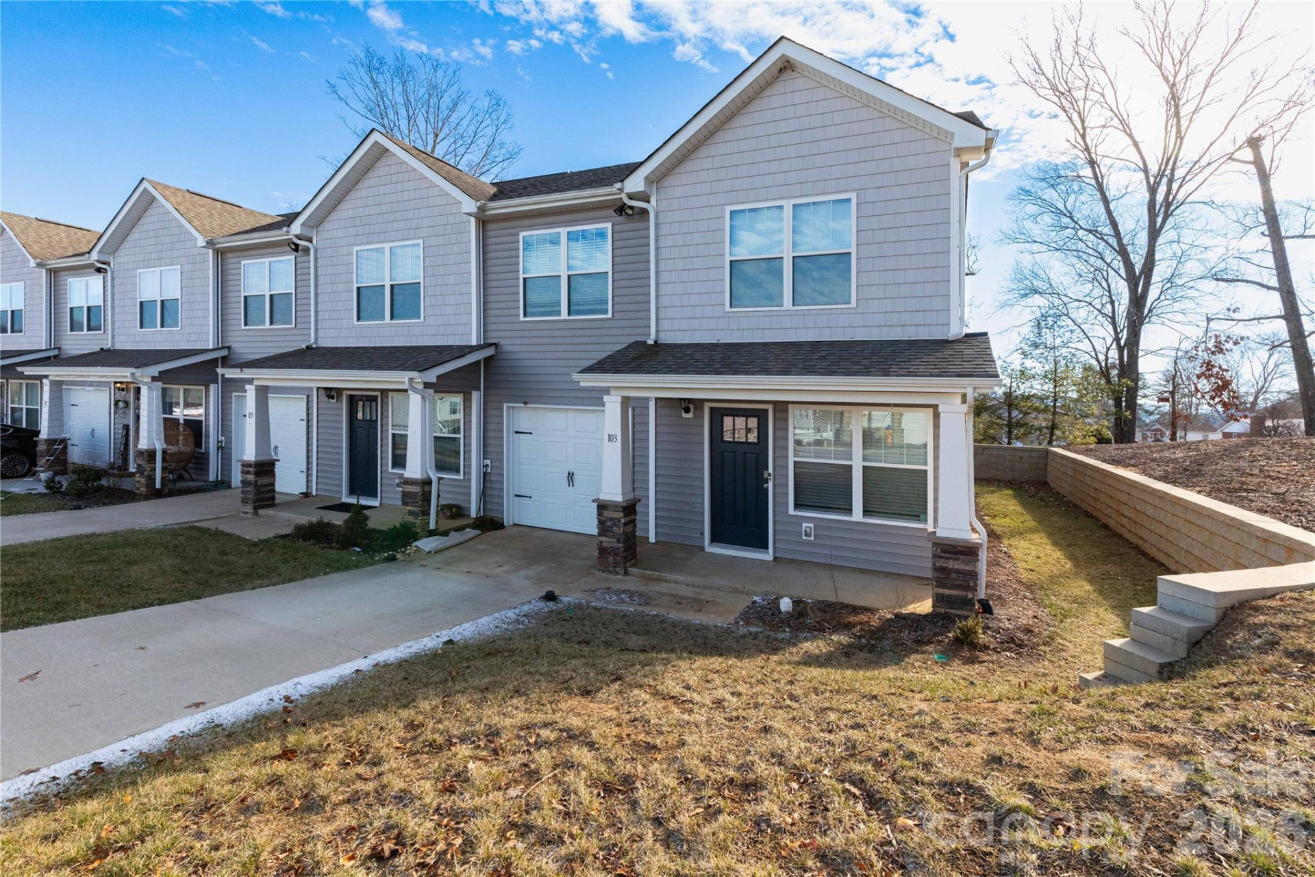 103 Gregory Court - Photo 2