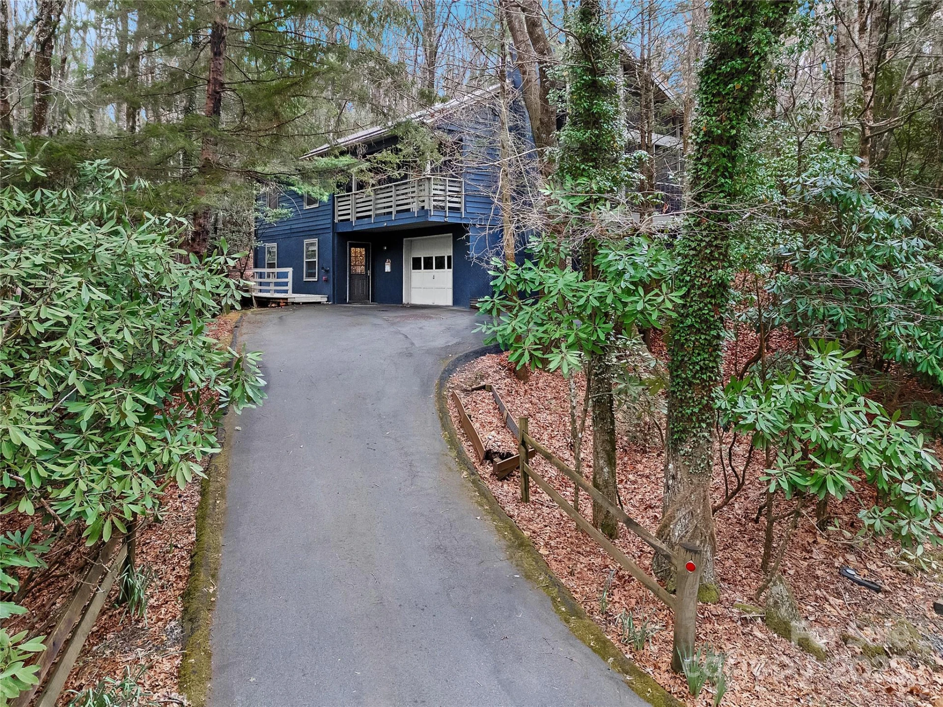 3703 Connestee Trail