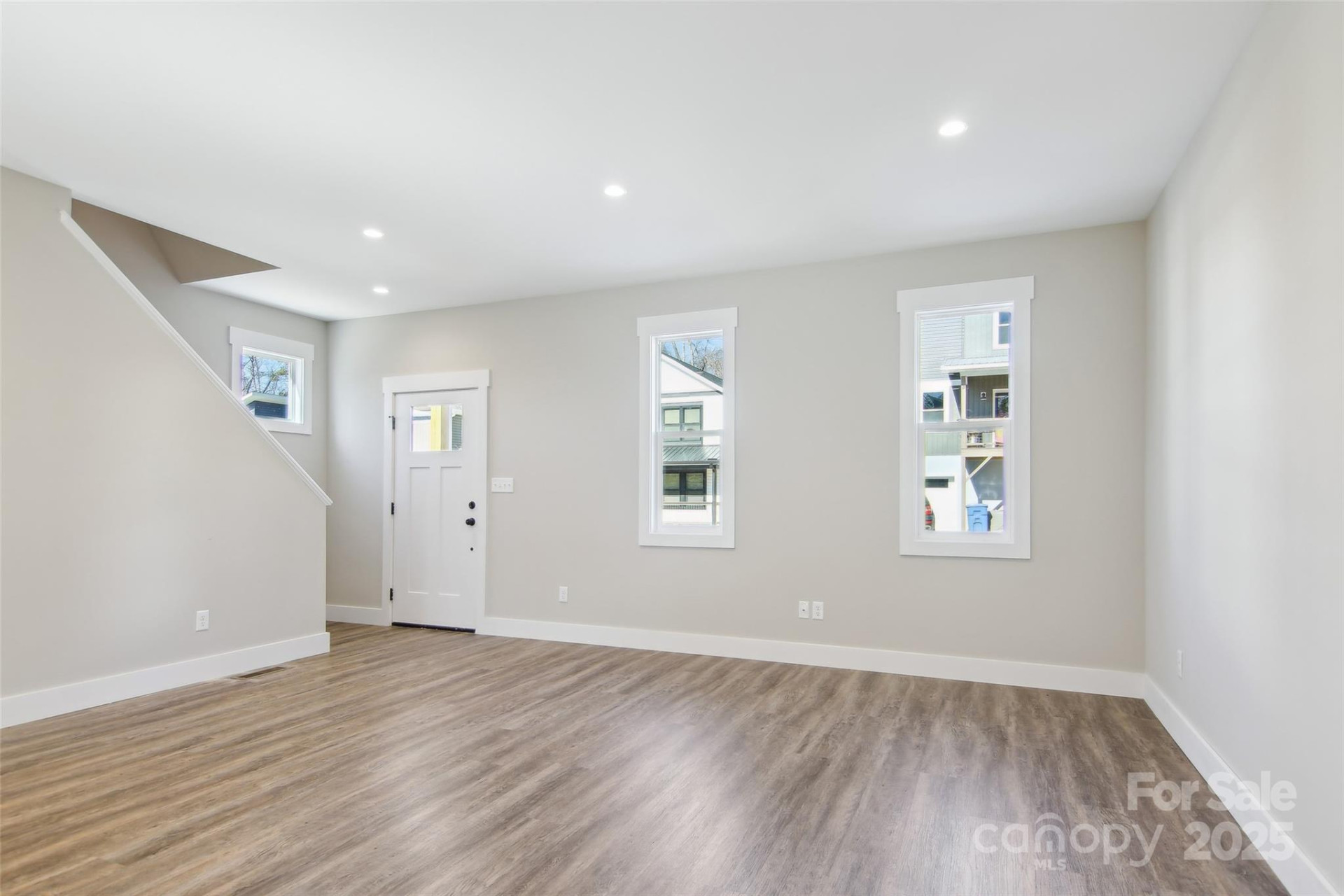 8 Escondido Drive - Photo 4