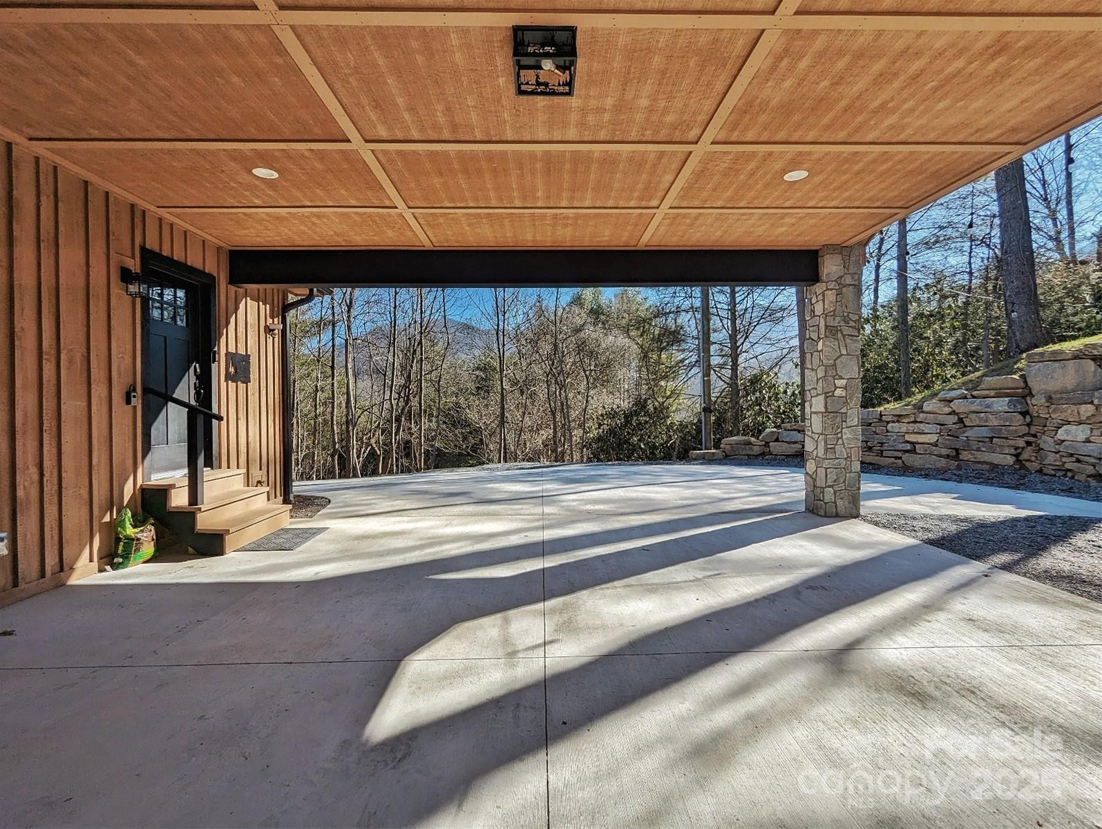 600 Pinewood Drive - Photo 5