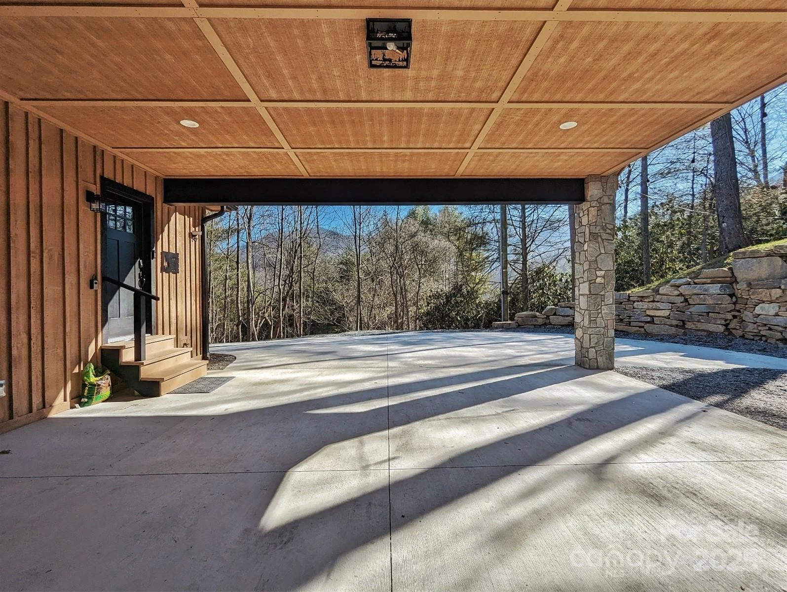 600 Pinewood Drive - Photo 5