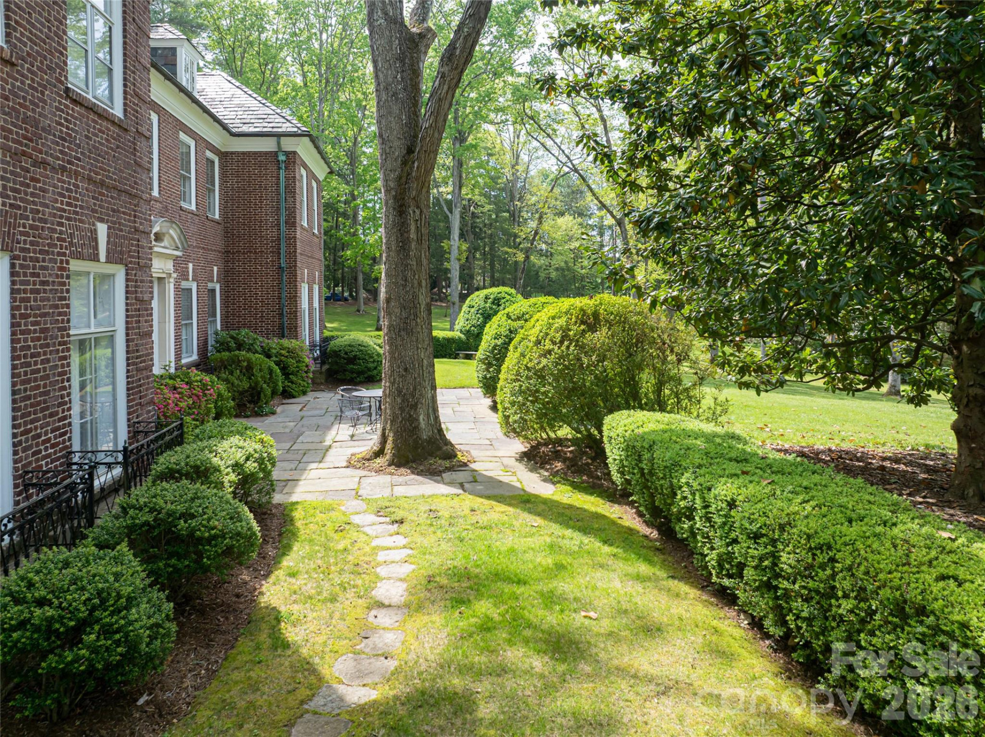 407 Vanderbilt Road - Photo 38