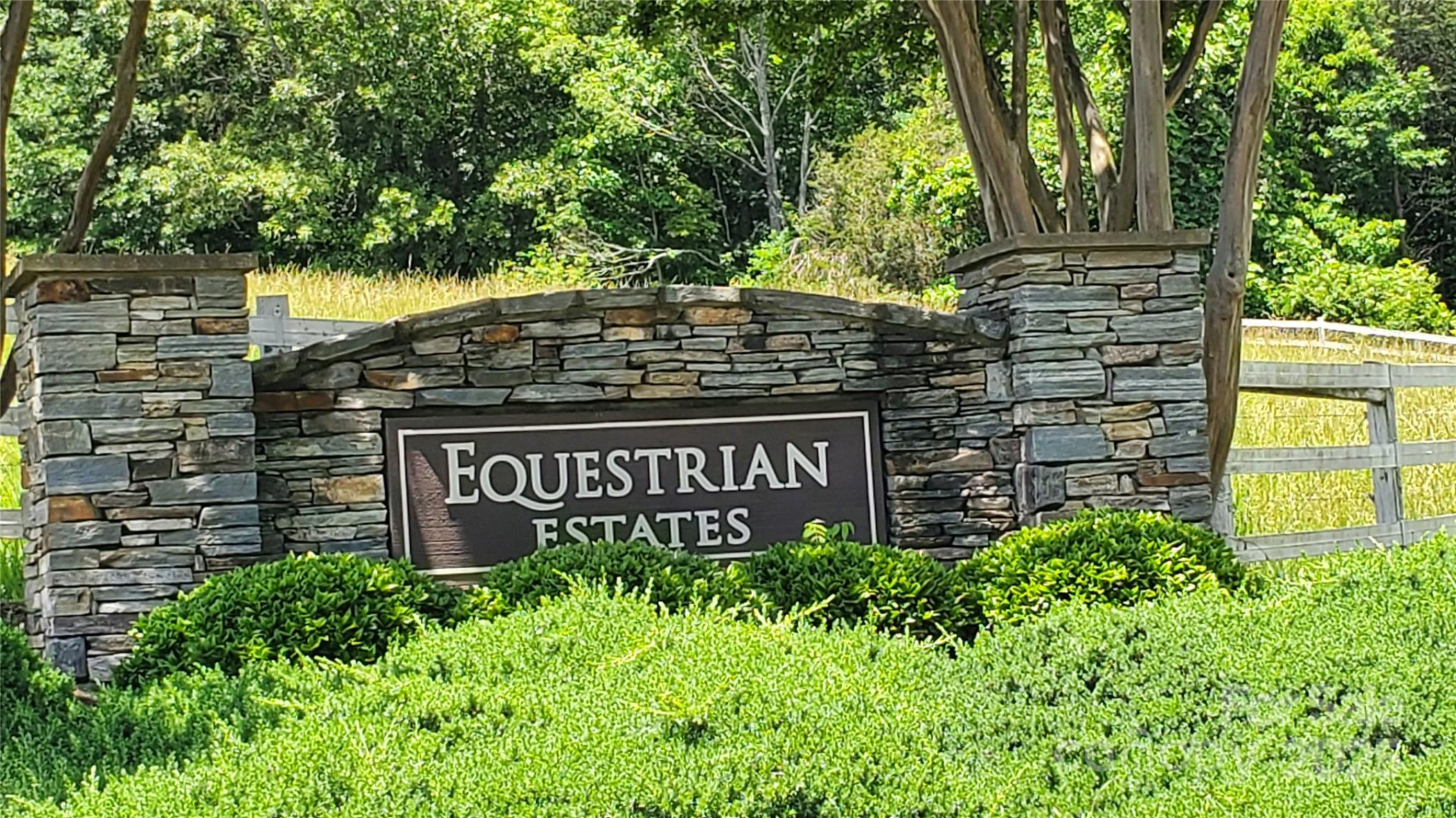 755 Hamilton Drive - Photo 3