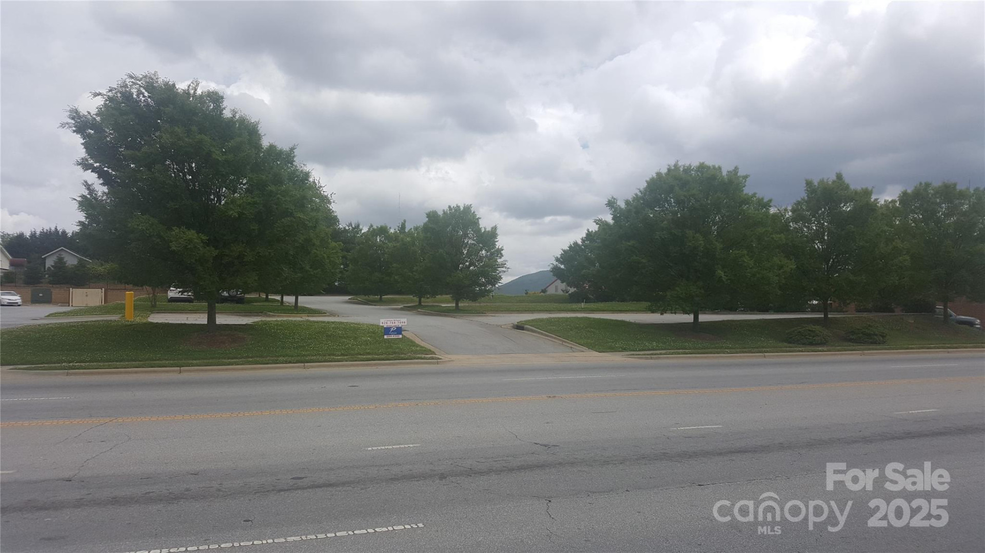 3665 Hendersonville Road - Photo 2