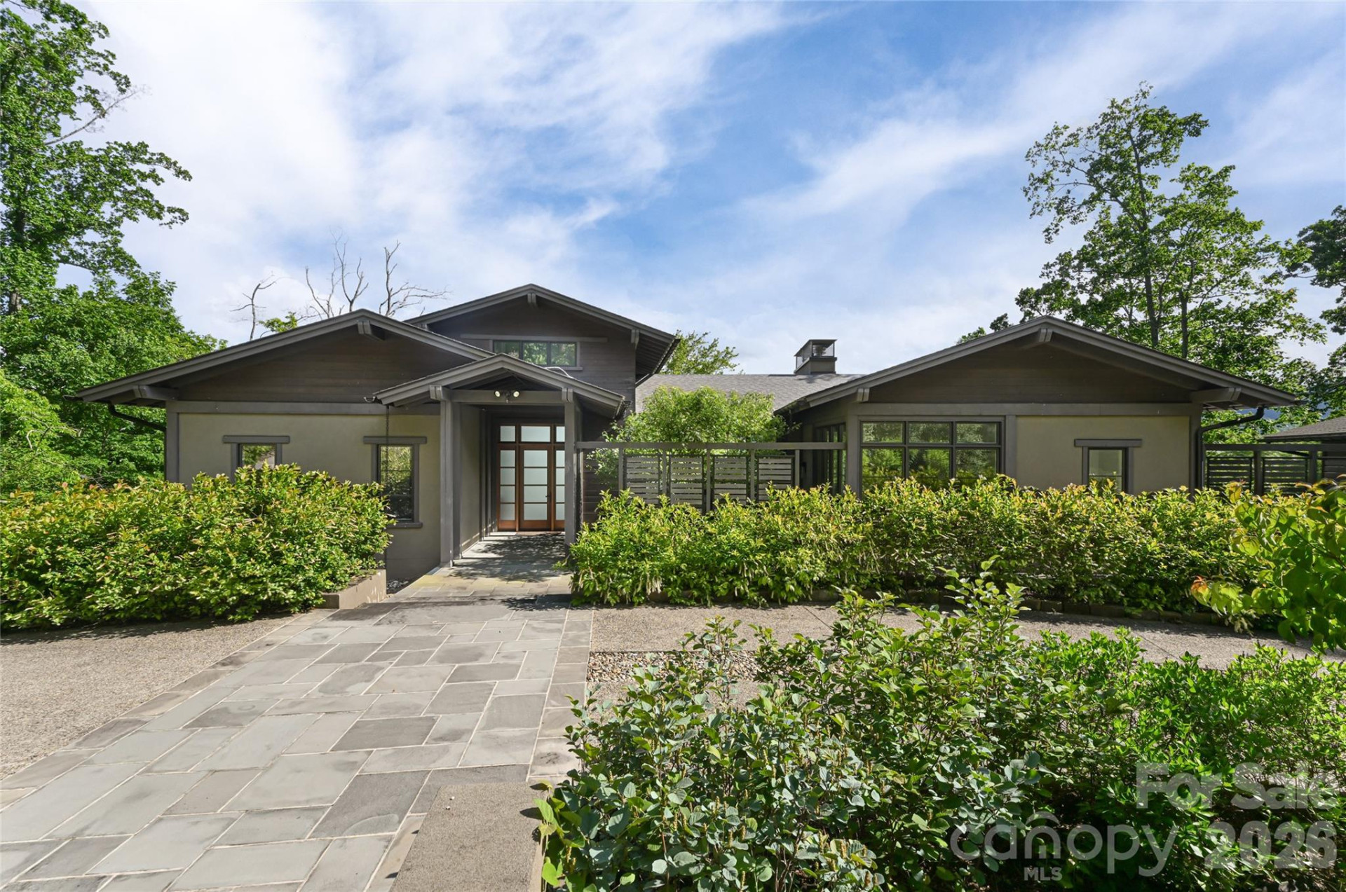 1121 Timberbluff Way