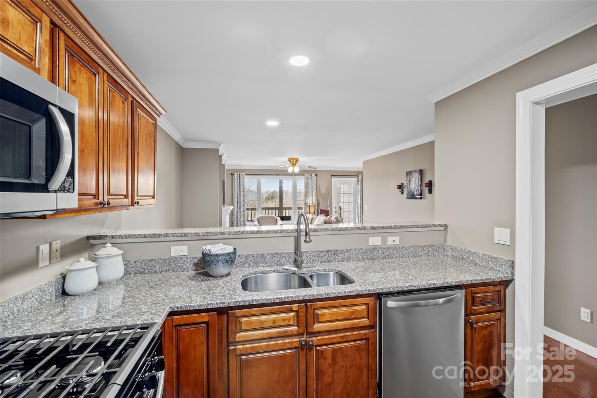 41 Rotunda Circle - Photo 11