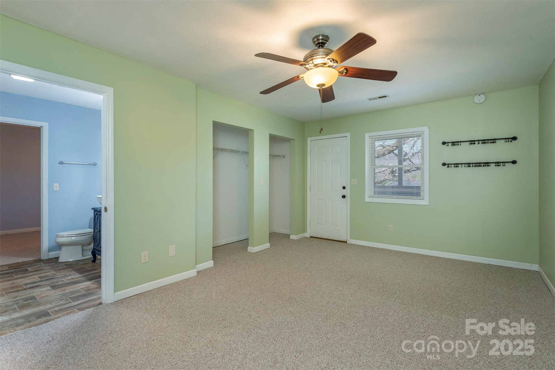 1740 Haywood Road - Photo 24
