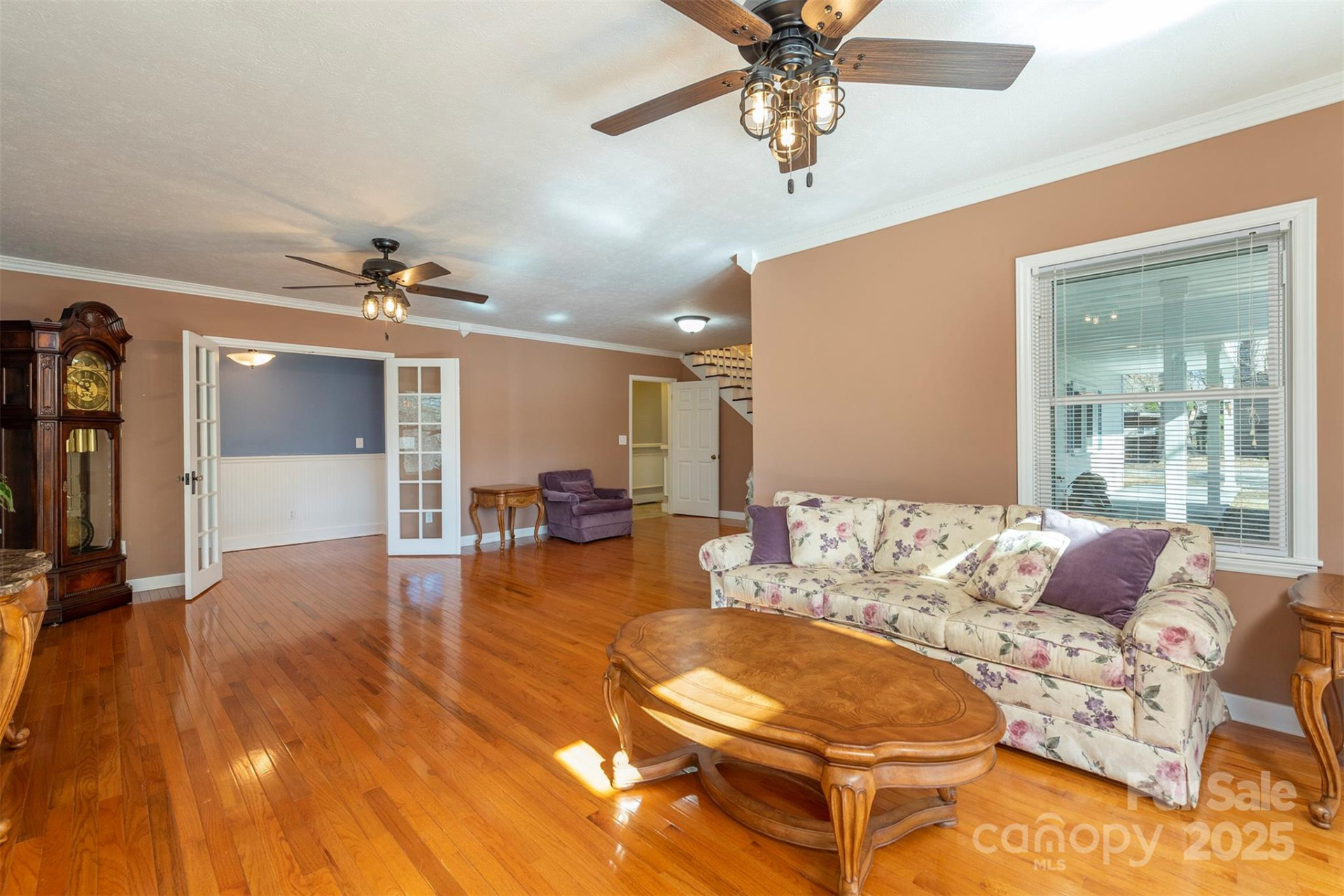 1740 Haywood Road - Photo 4