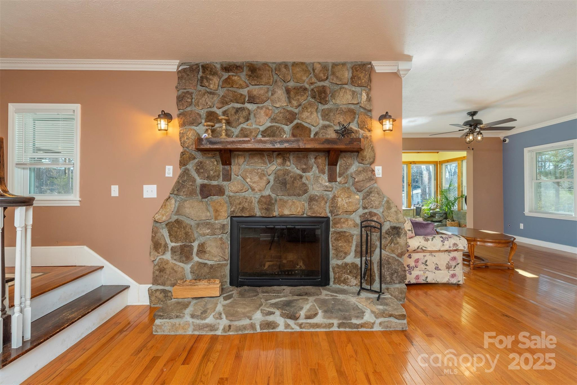 1740 Haywood Road - Photo 7