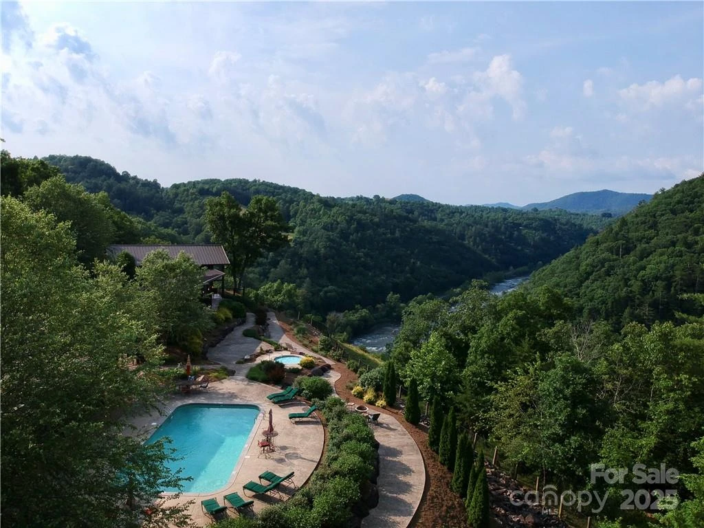 275 Raccoon Run #24 - Photo 3