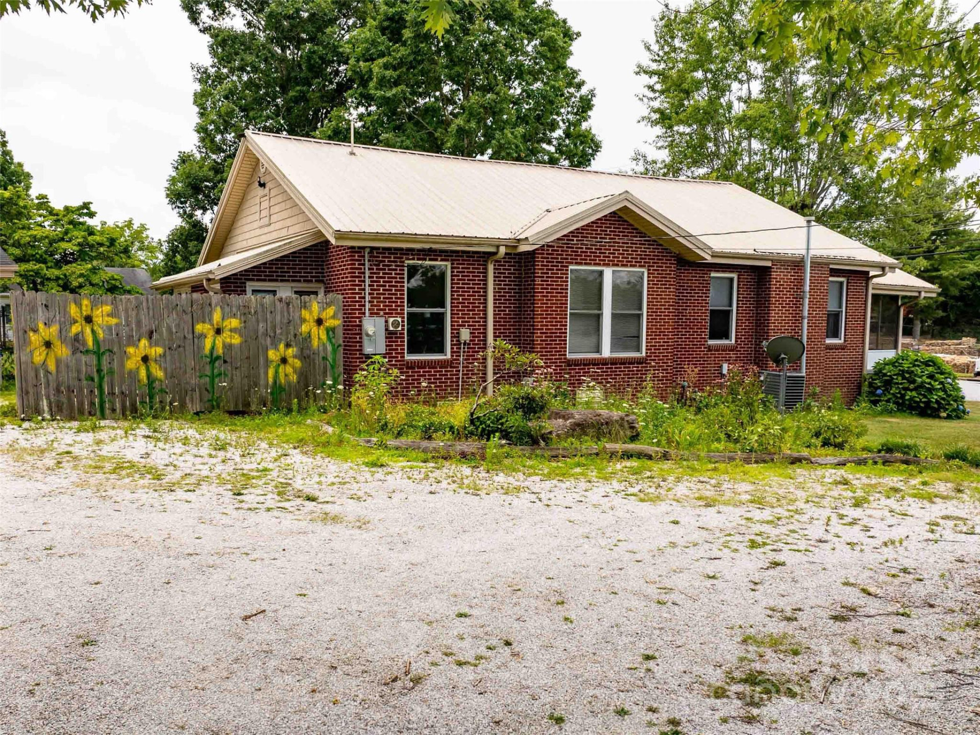 103 King Street - Photo 2