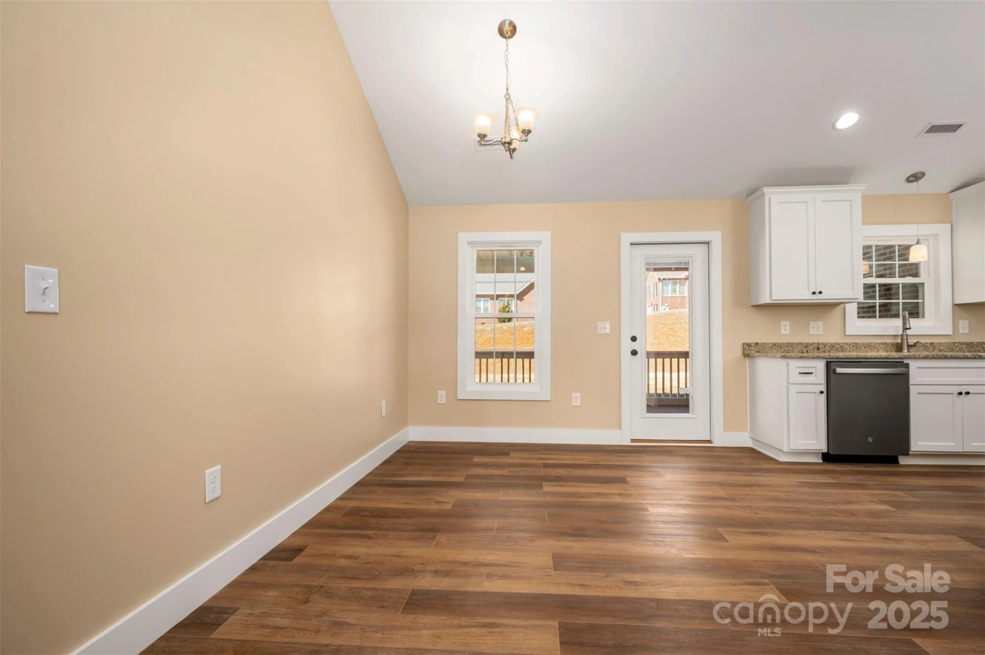 160 Central Park Circle - Photo 10