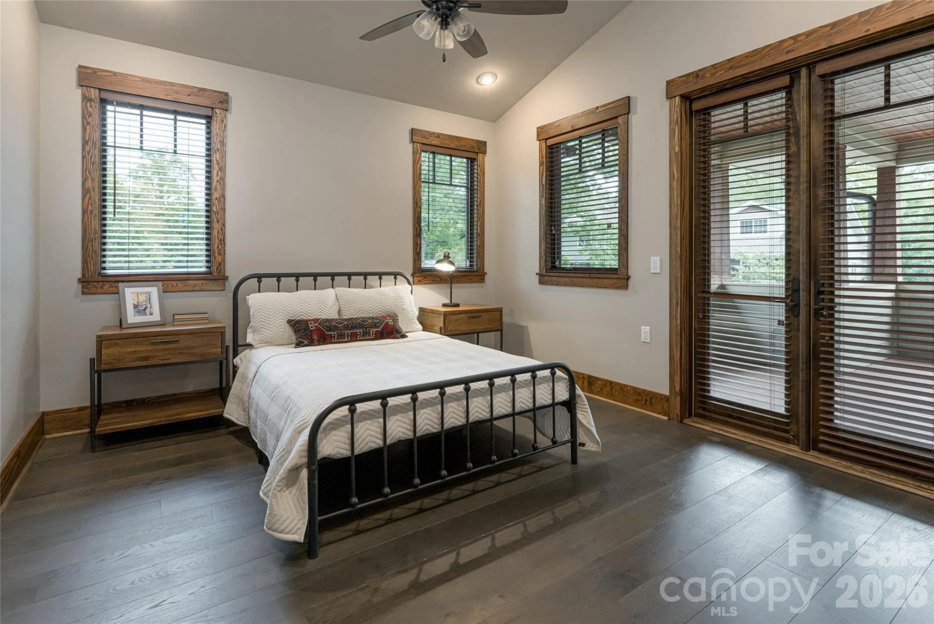 112 Louisa Street - Photo 30