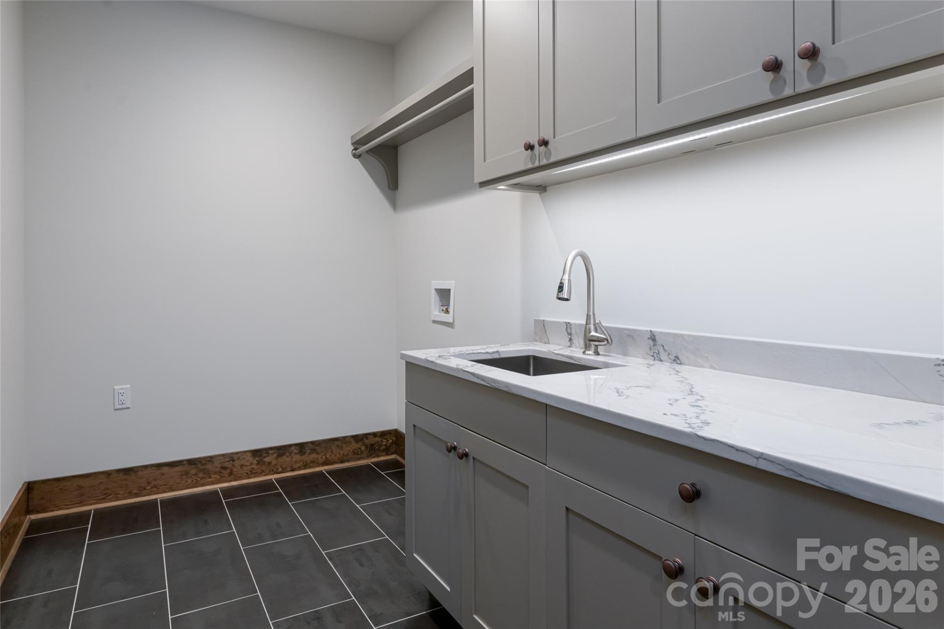 112 Louisa Street - Photo 35
