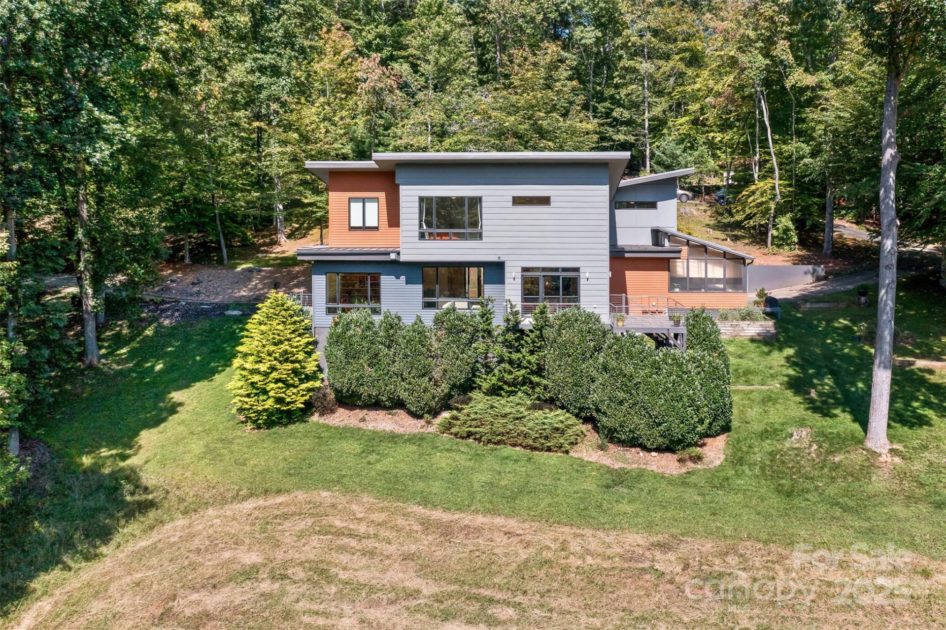 404 Amanda Drive - Photo 2