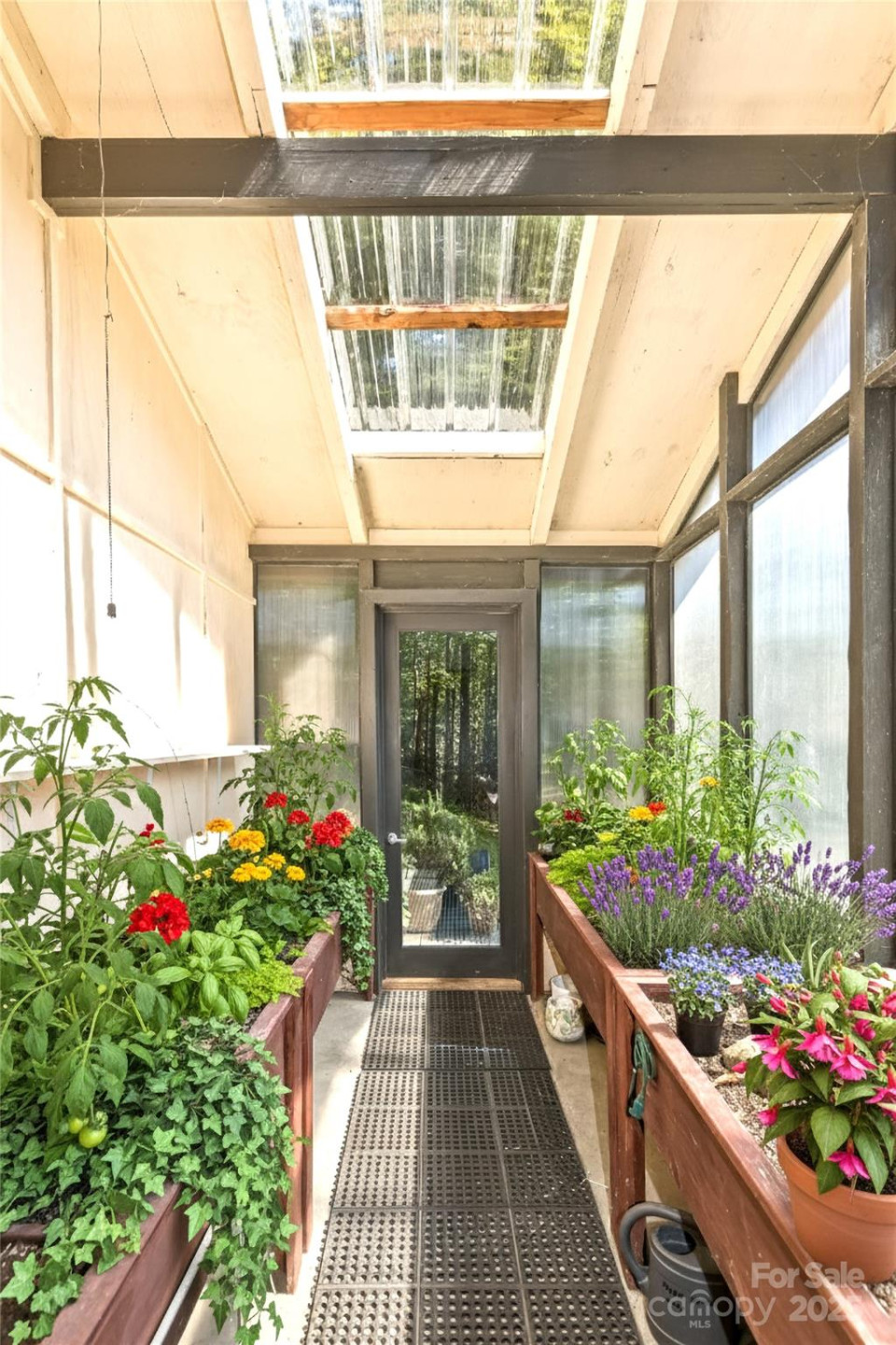 404 Amanda Drive - Photo 18