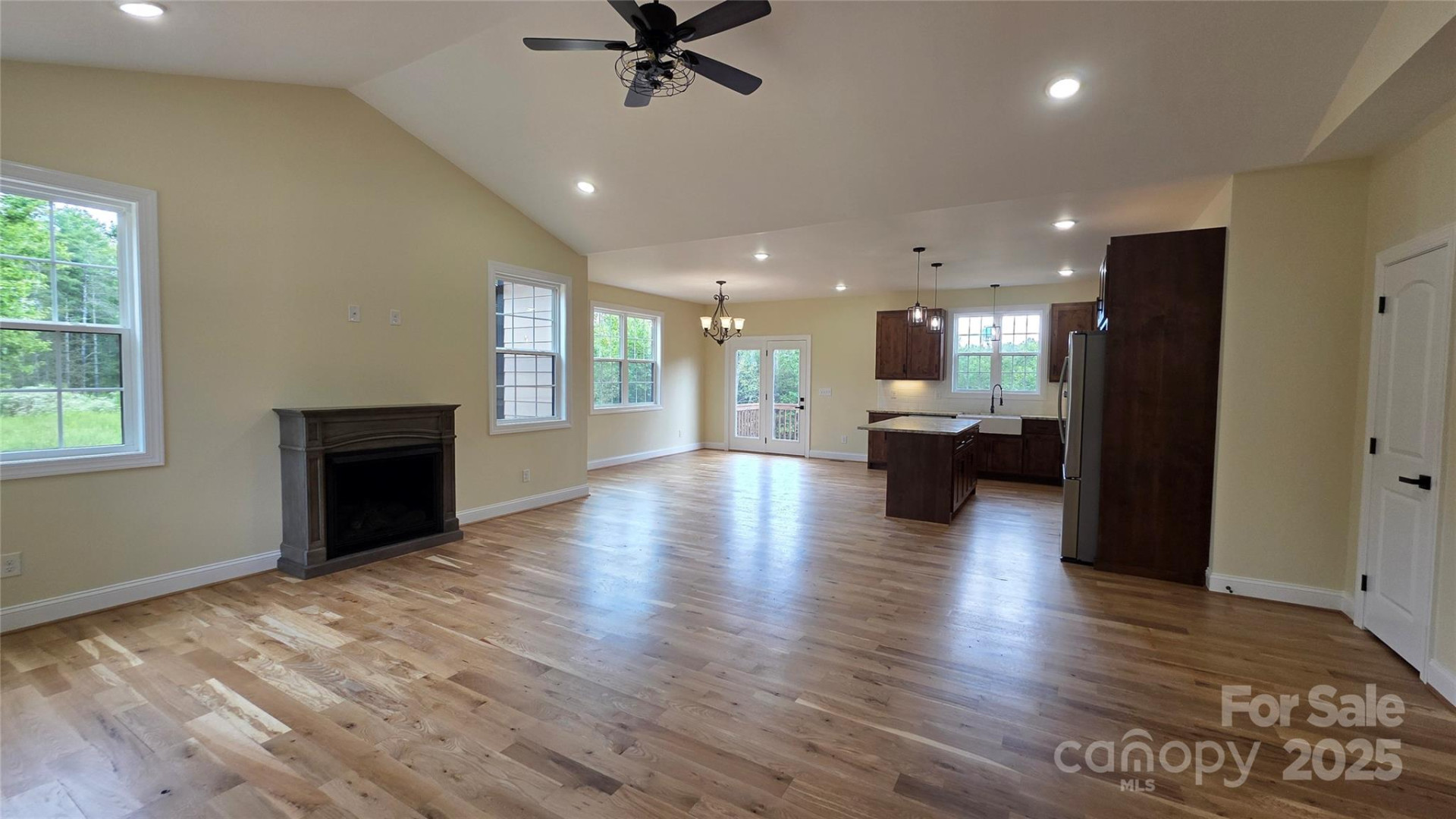 1060 Hawksbill Drive - Photo 2