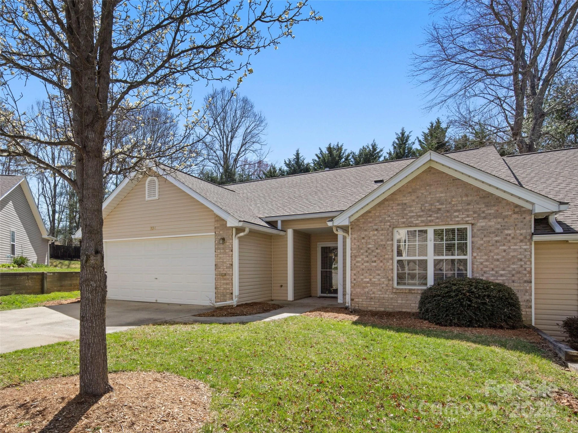 324 Wiltshire Circle