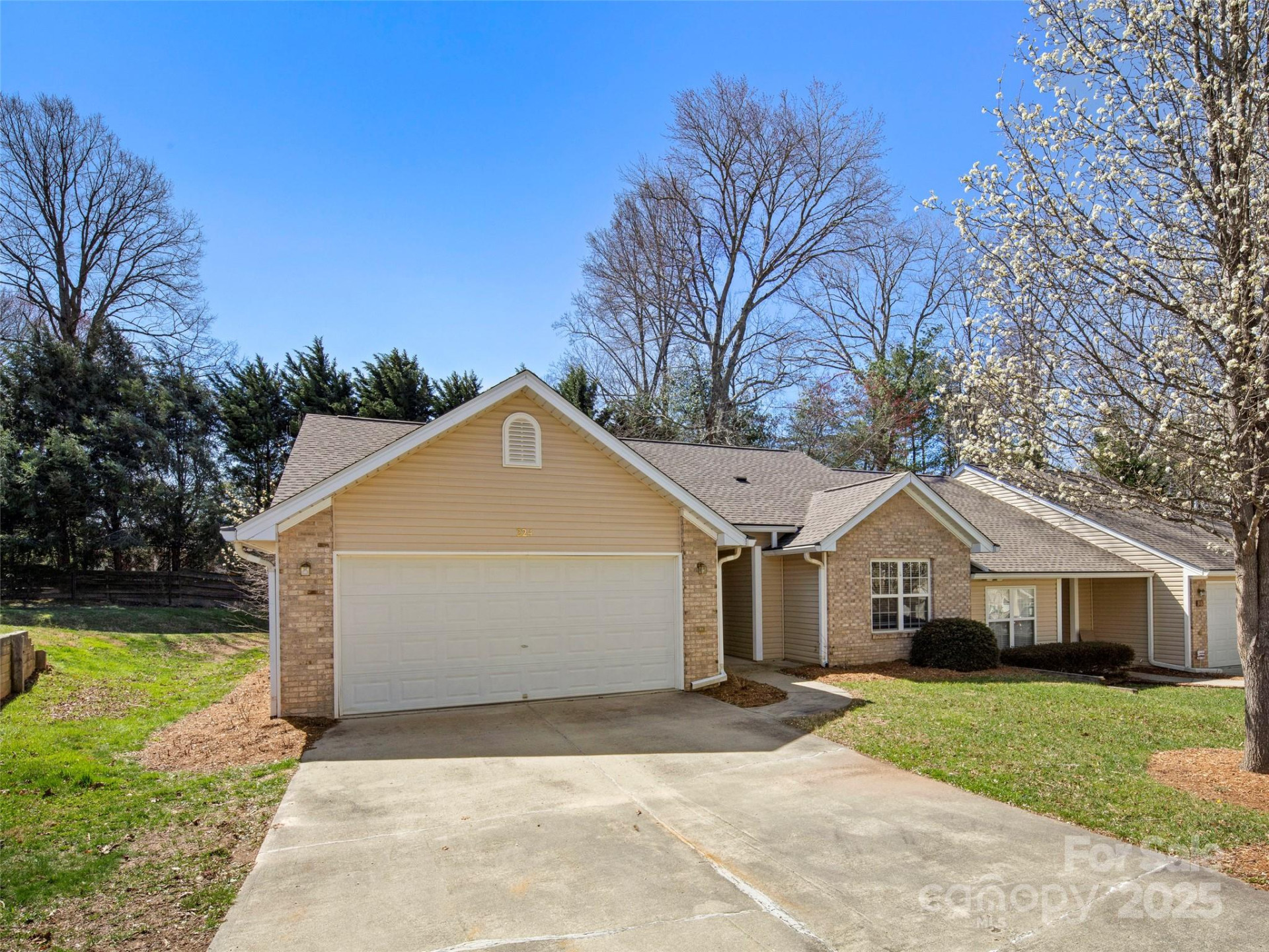 324 Wiltshire Circle - Photo 2