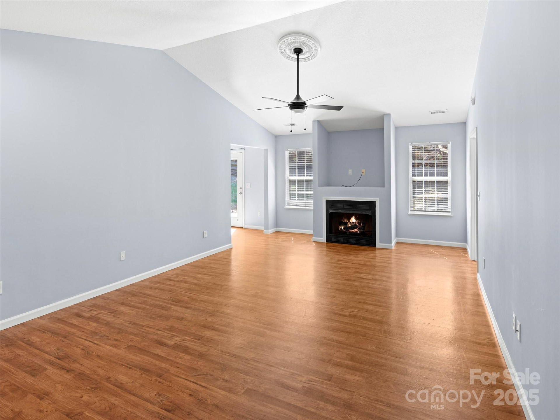 324 Wiltshire Circle - Photo 3