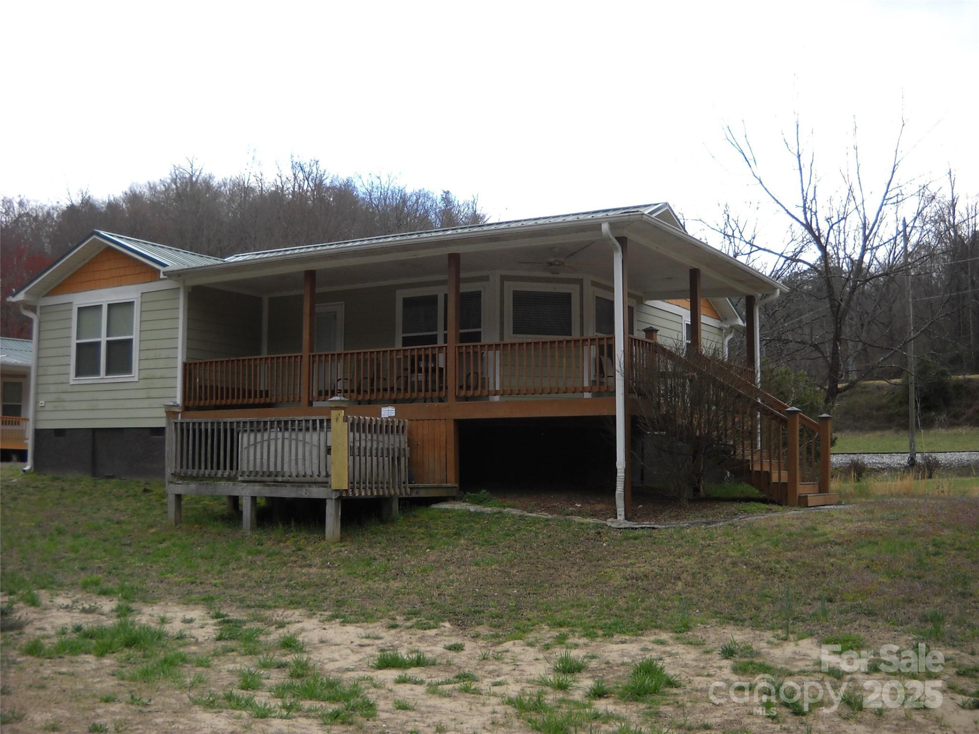 992 Hornet Drive - Photo 2