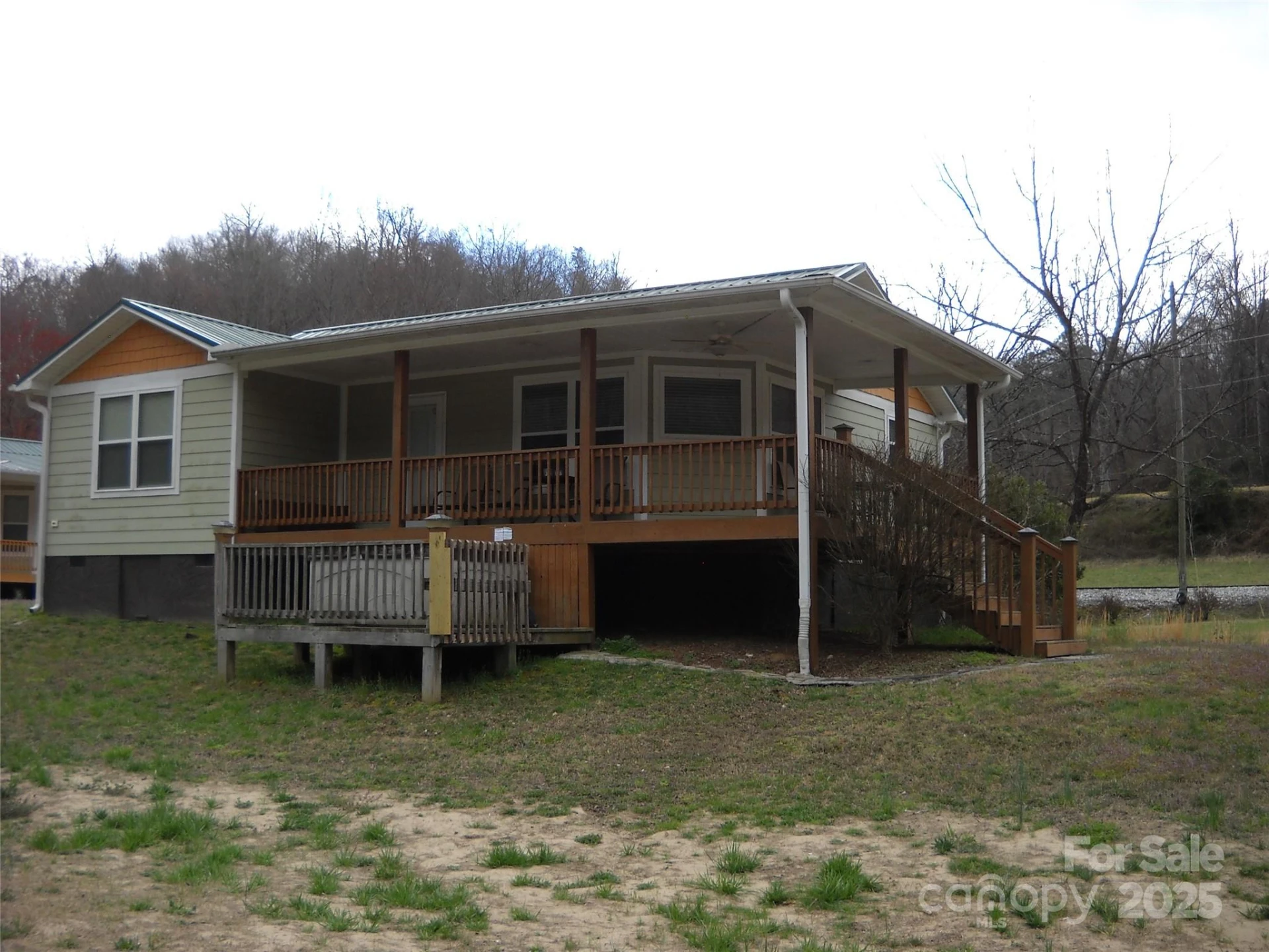 992 Hornet Drive - Photo 2
