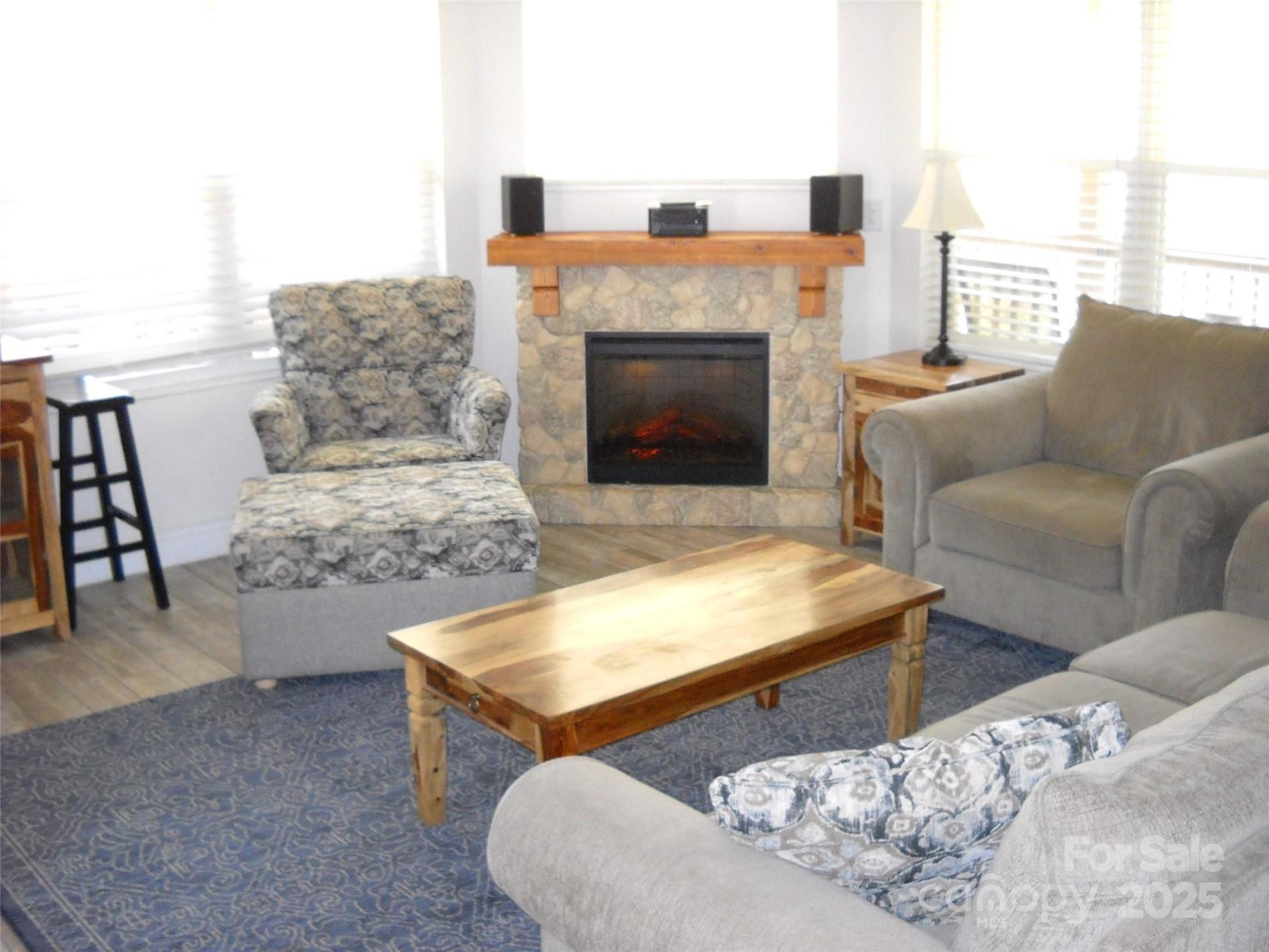 992 Hornet Drive - Photo 14