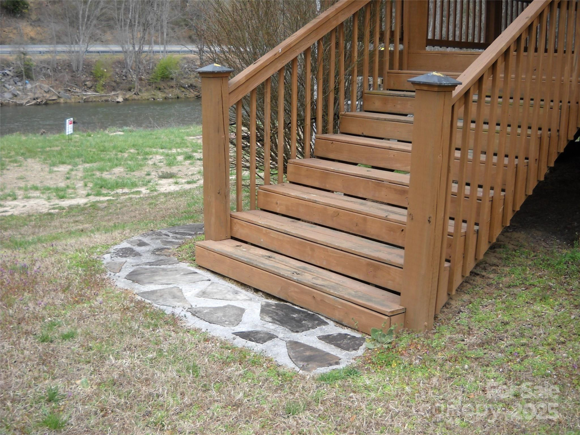 992 Hornet Drive - Photo 10