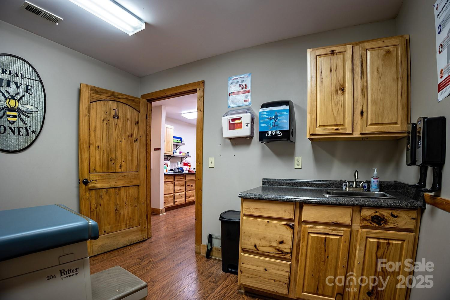 120 Veterans Boulevard - Photo 9
