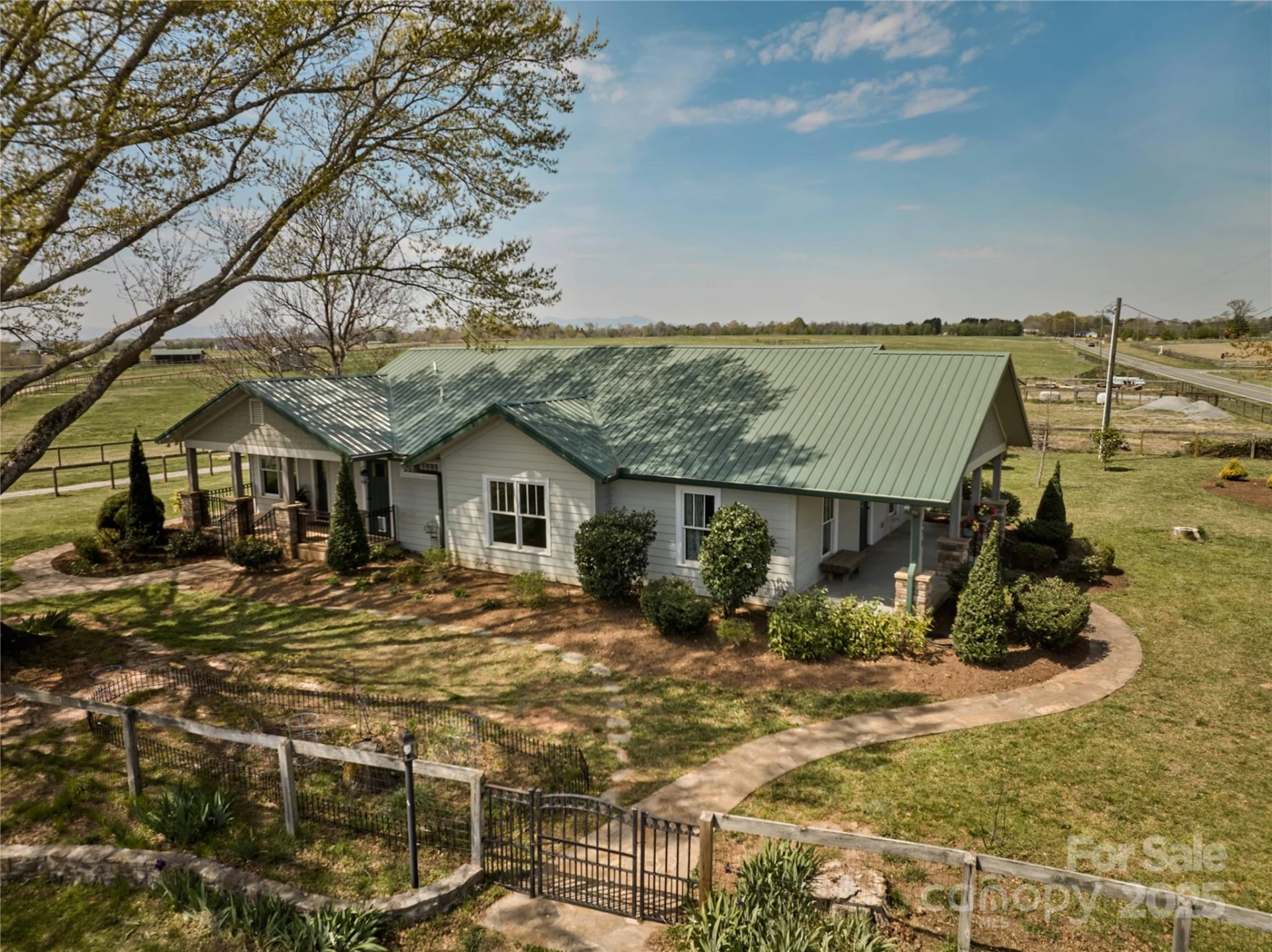 570 Lambs Grill Road - Photo 2