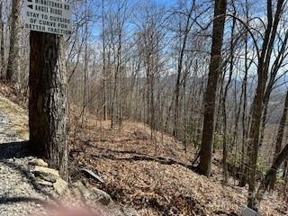 28 Angel Road - Photo 3