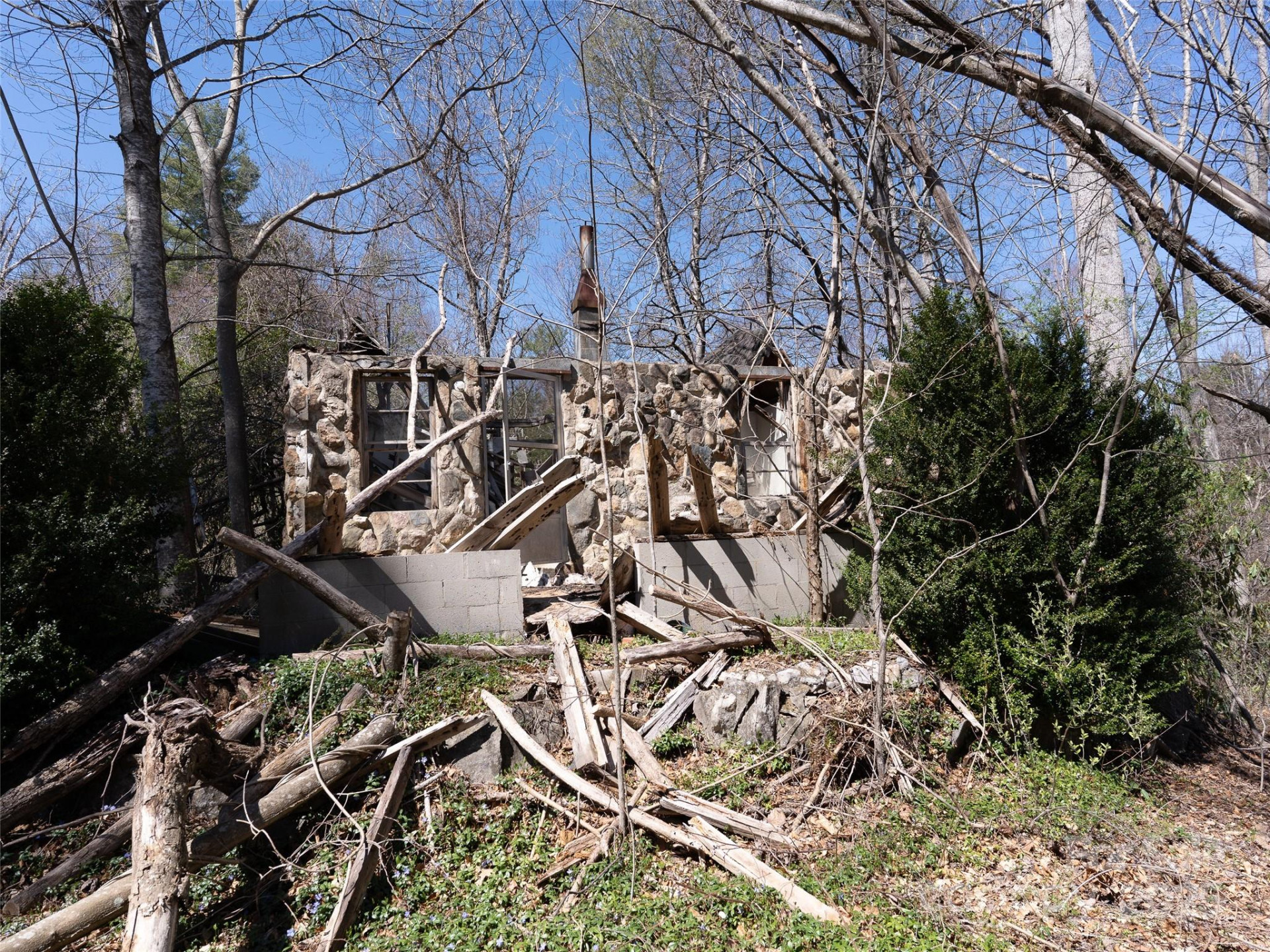 8099 Howard Gap Road - Photo 15