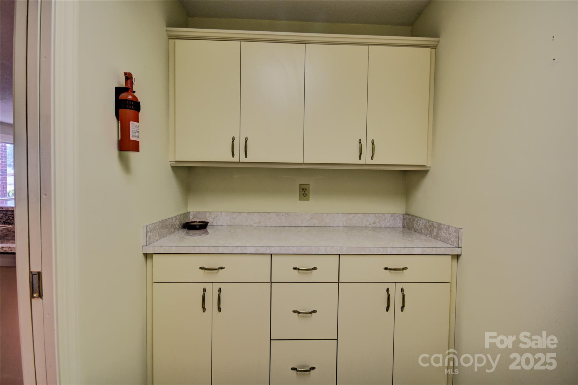 1465 Lakeshore Drive #D1 - Photo 6