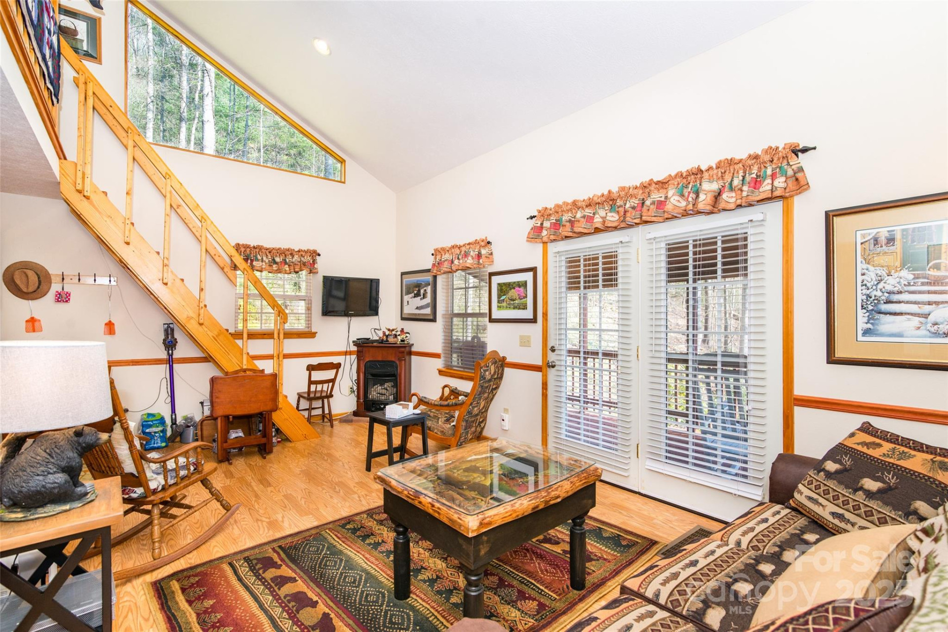 215 Honeysuckle Lane - Photo 3