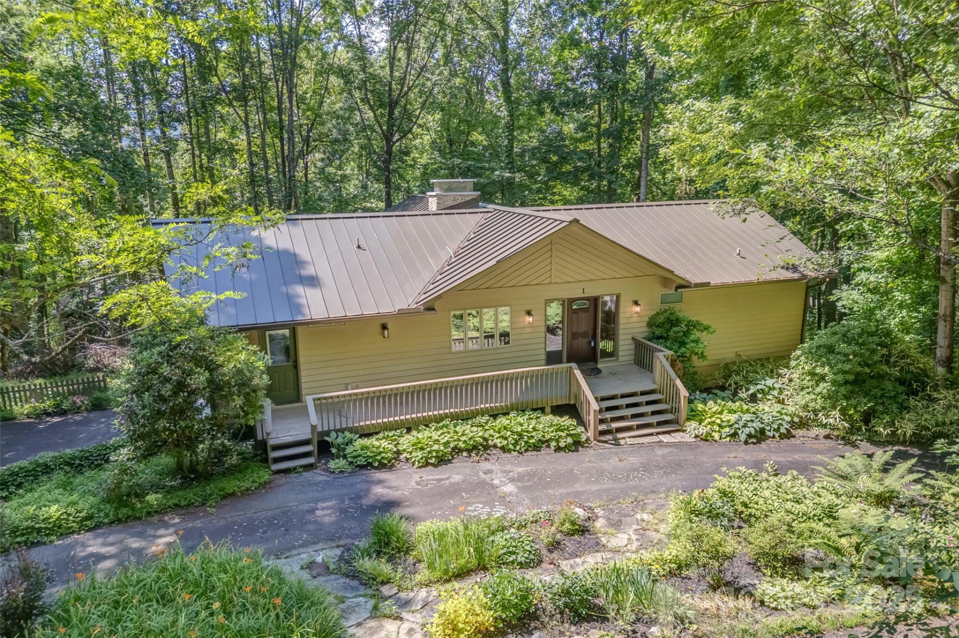 1 Sleepy Hollow Drive - Photo 2