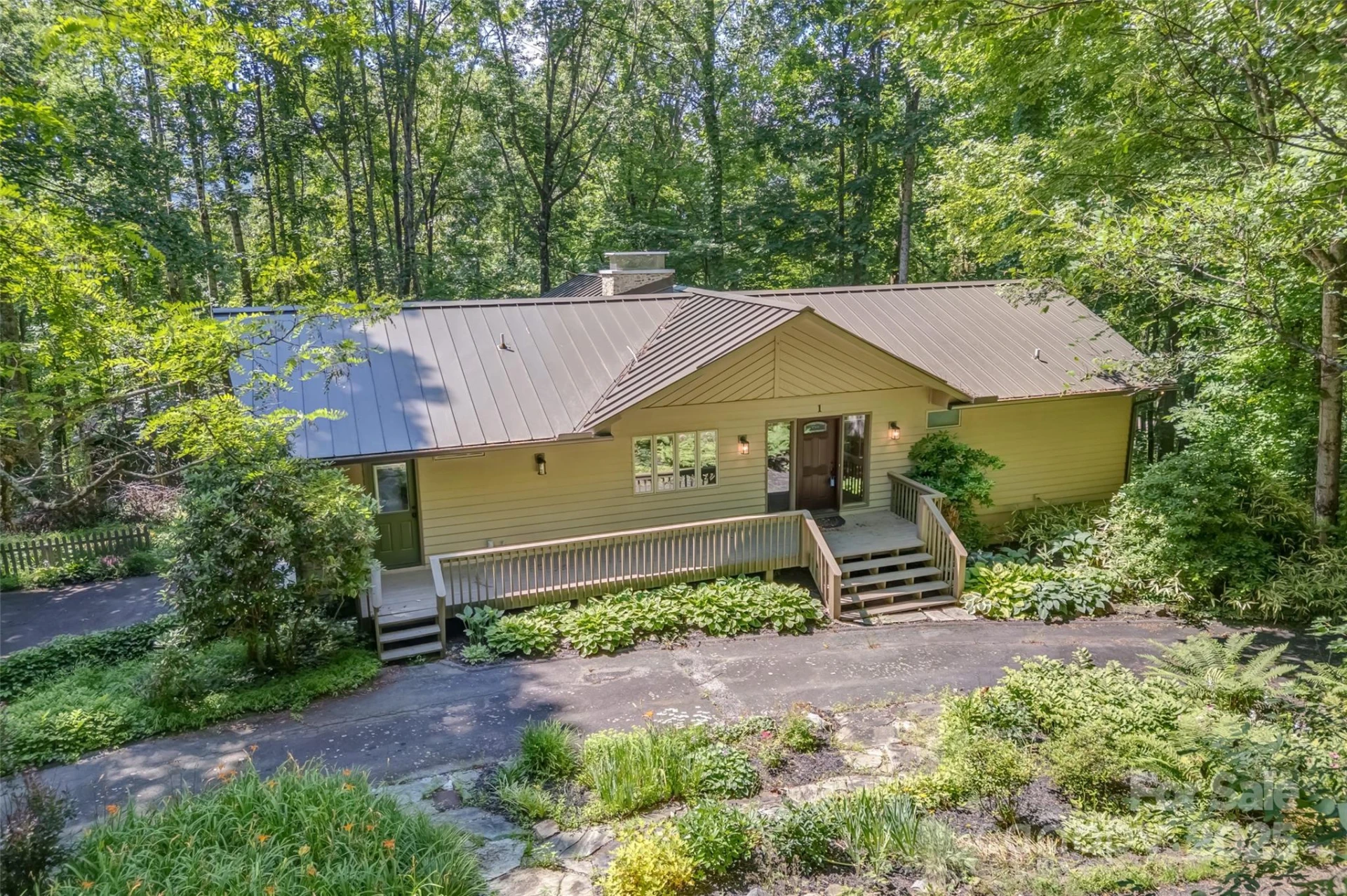 1 Sleepy Hollow Drive - Photo 2