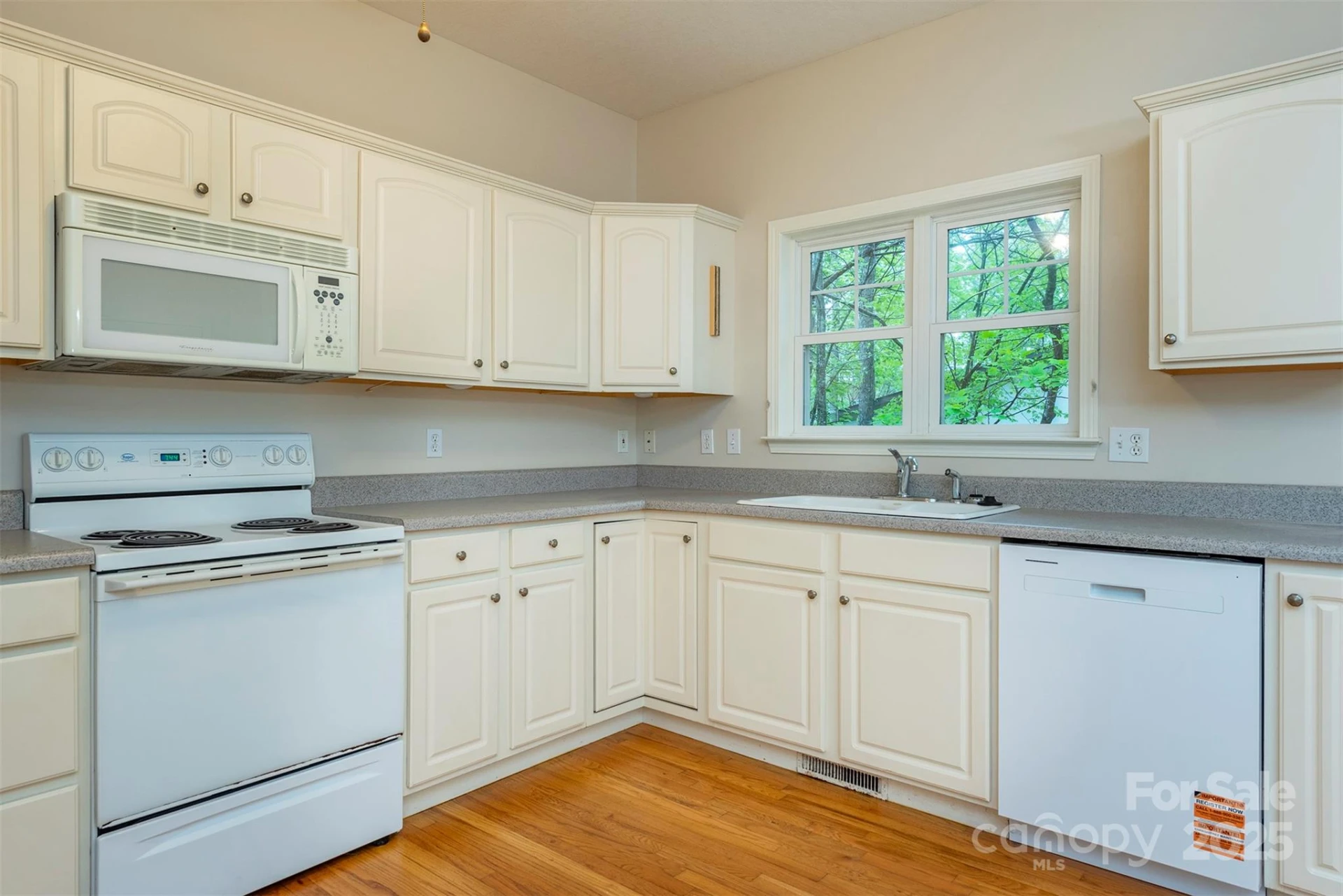 3 Teresa Way - Photo 5