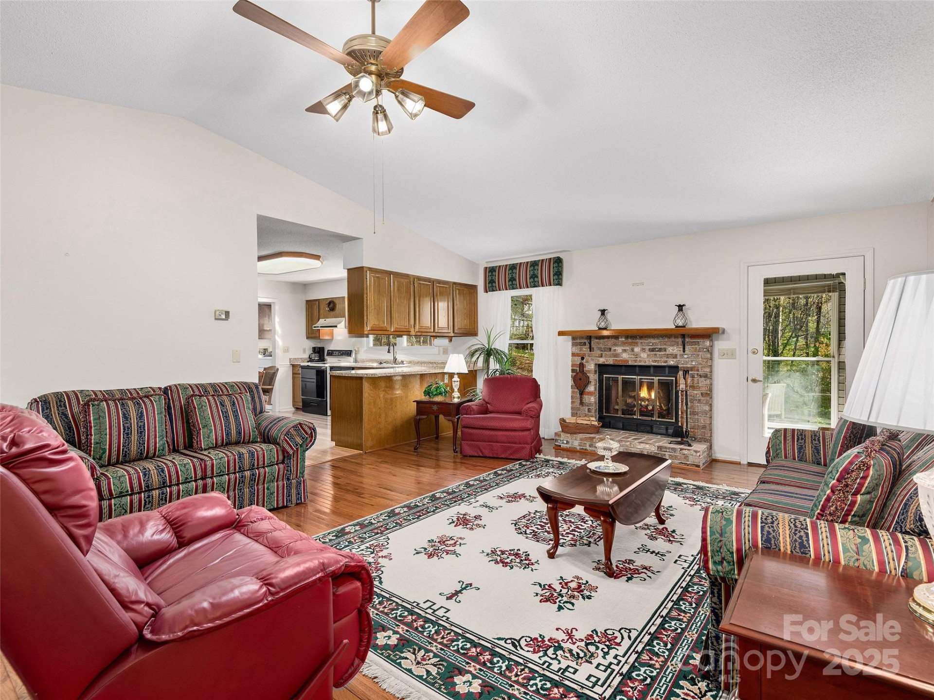 525 Maren Court - Photo 4