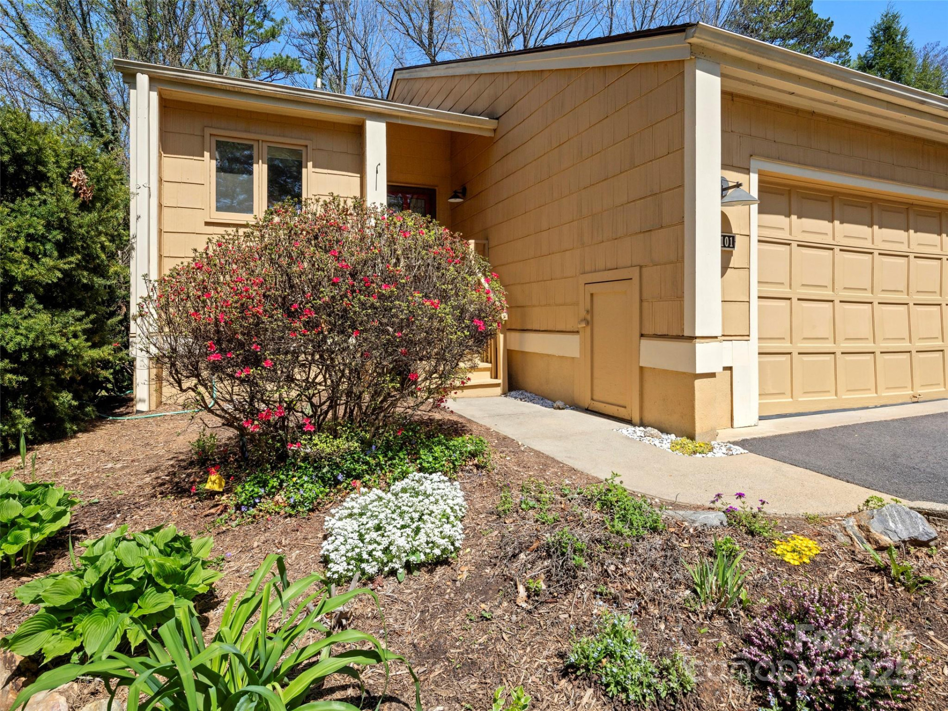 101 Beaver Ridge Road - Photo 2