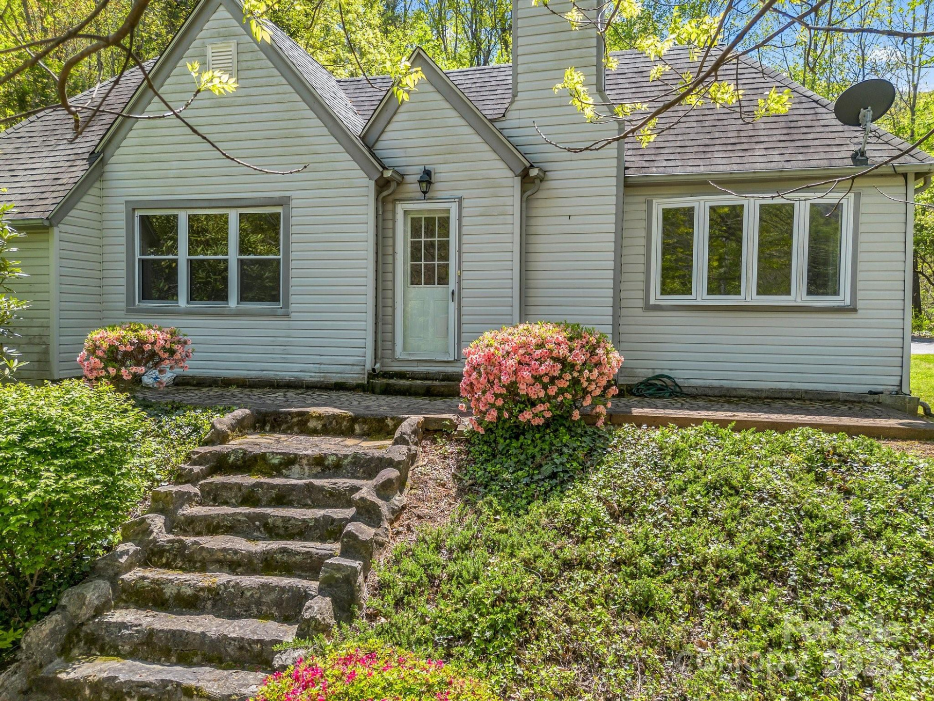 128 Washburn Road - Photo 2