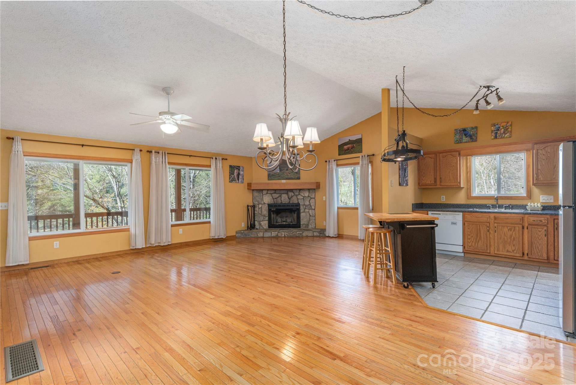 1429 Country Club Drive - Photo 4