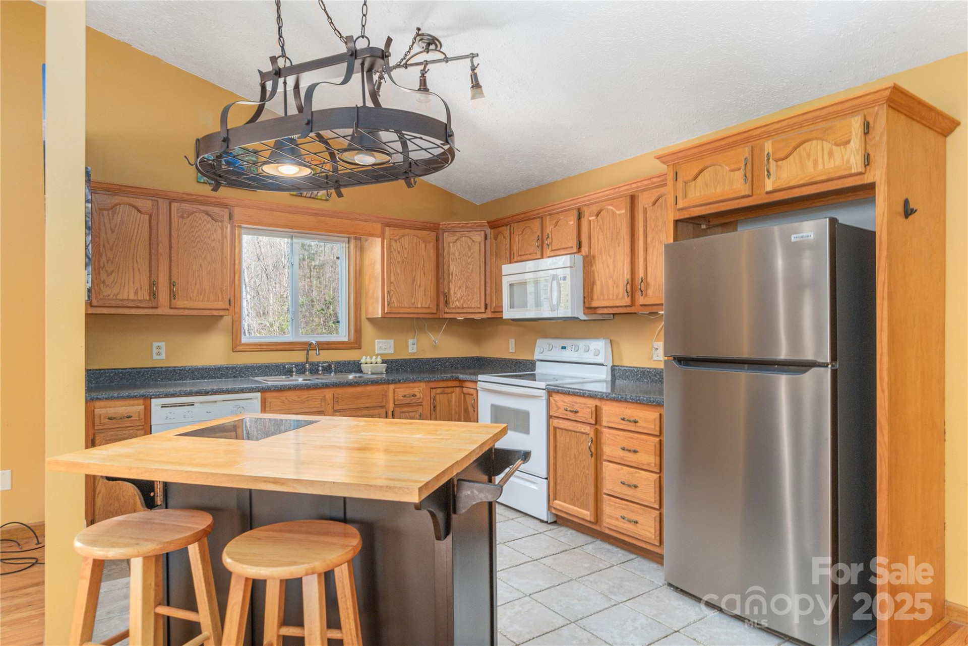 1429 Country Club Drive - Photo 8