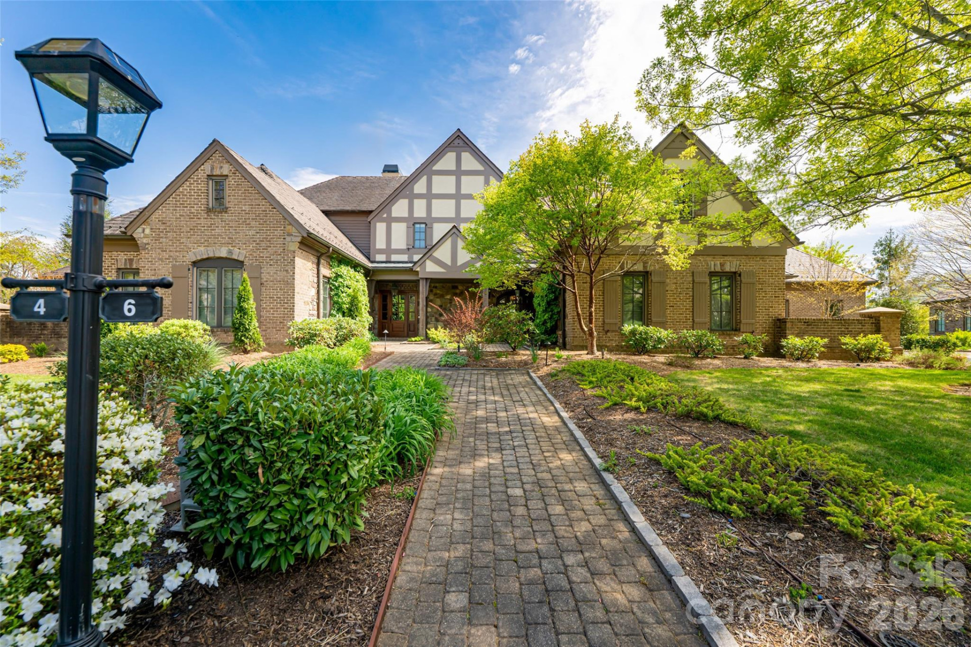 6 Golfside Court