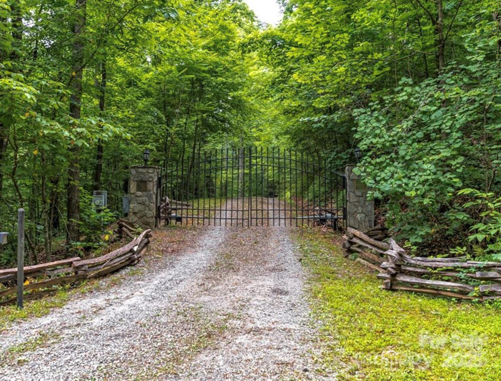 980 Mountain Forest Drive - Photo 45