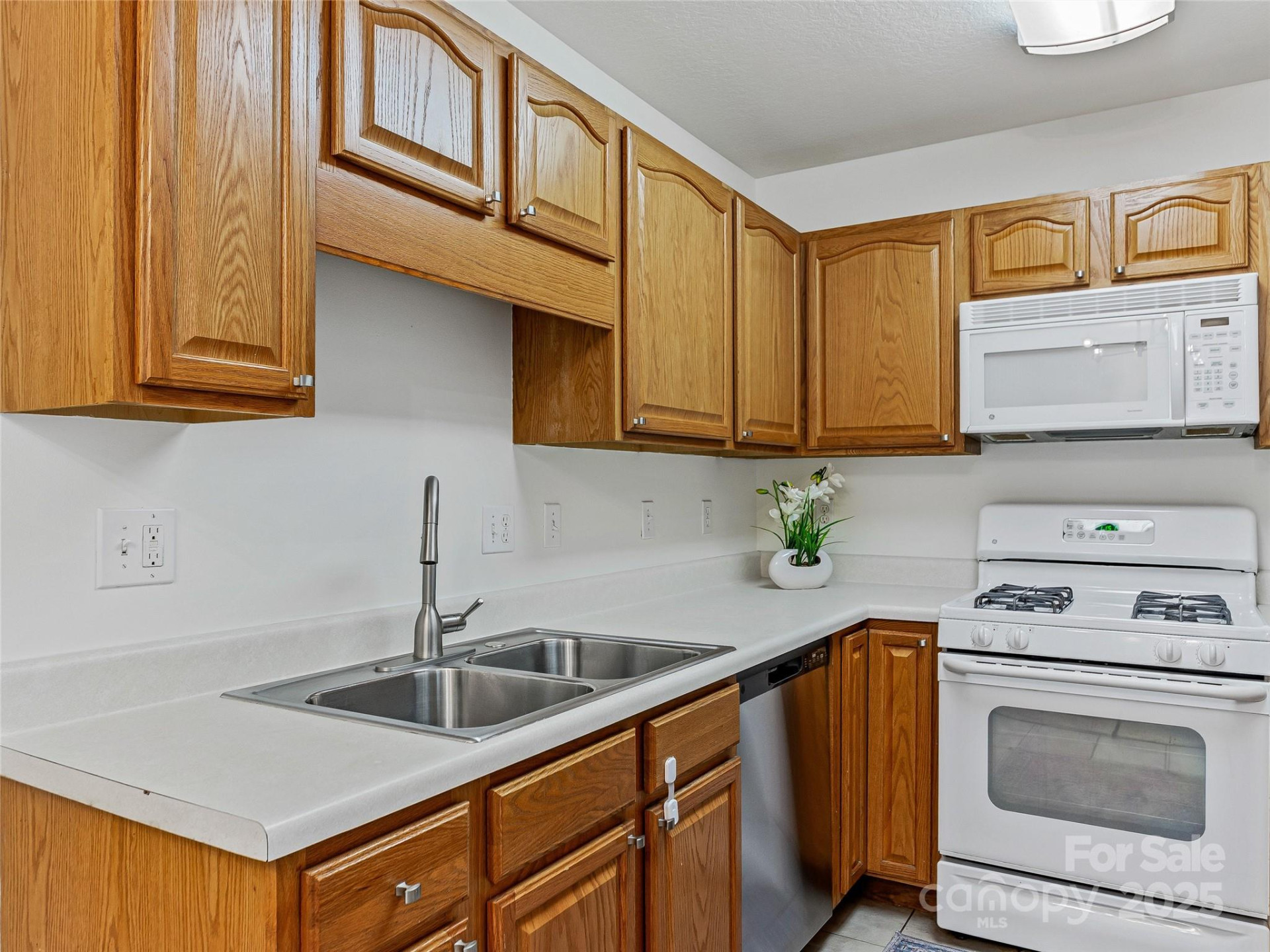 30 Rotunda Circle - Photo 7